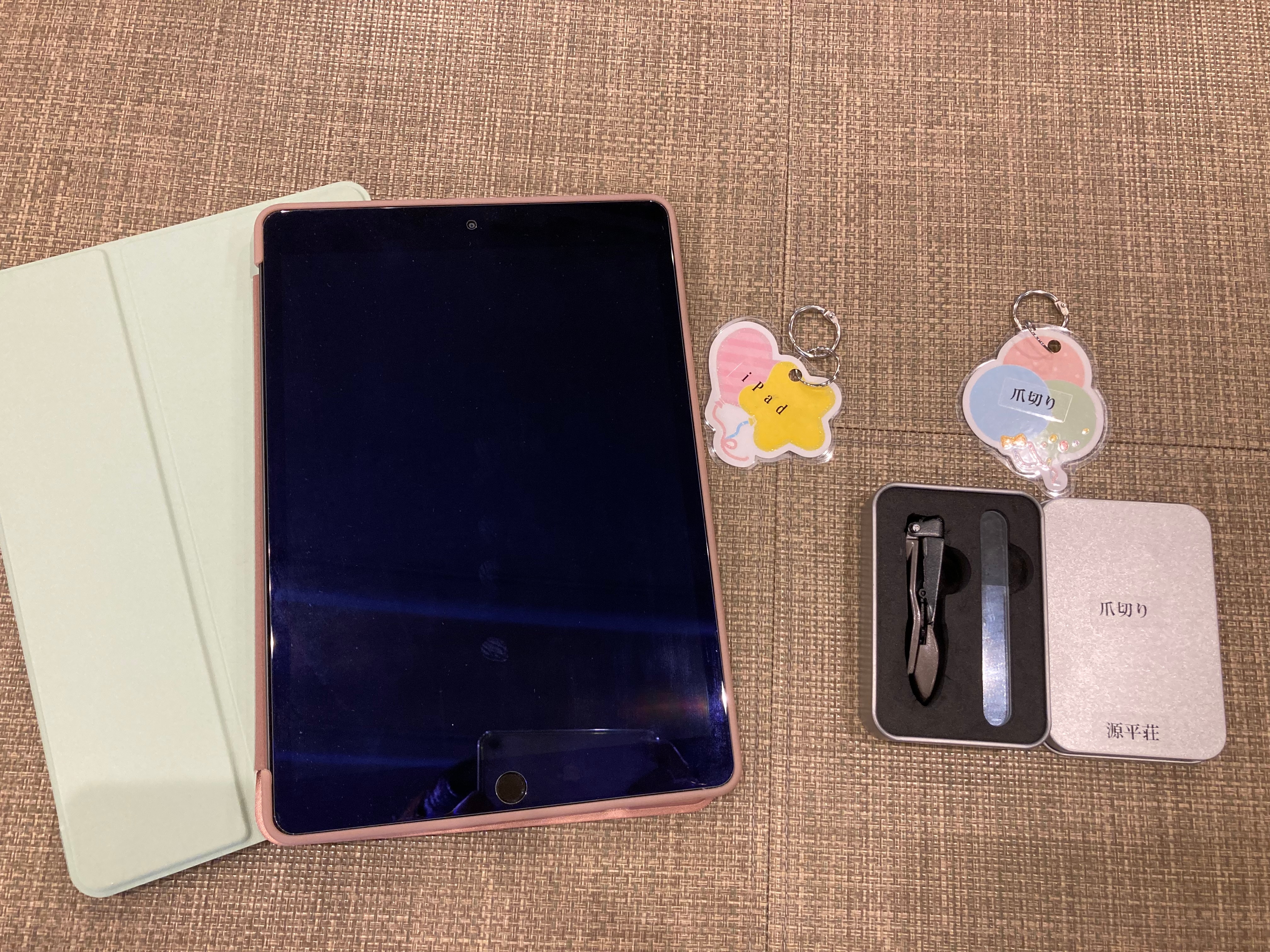 iPad、指甲刀