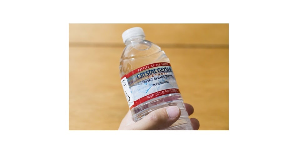 With mineral water (image)