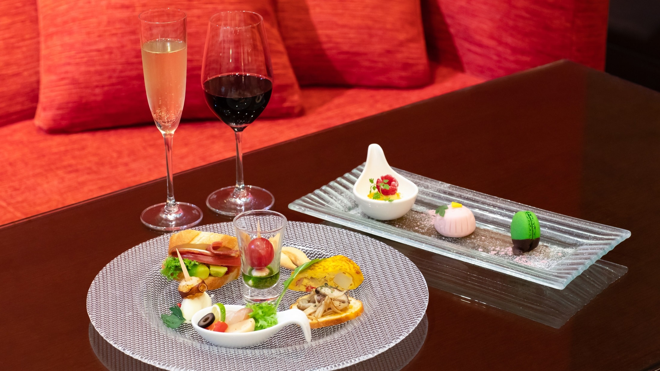 Quyền lợi tầng câu lạc bộ/dịch vụ cocktail