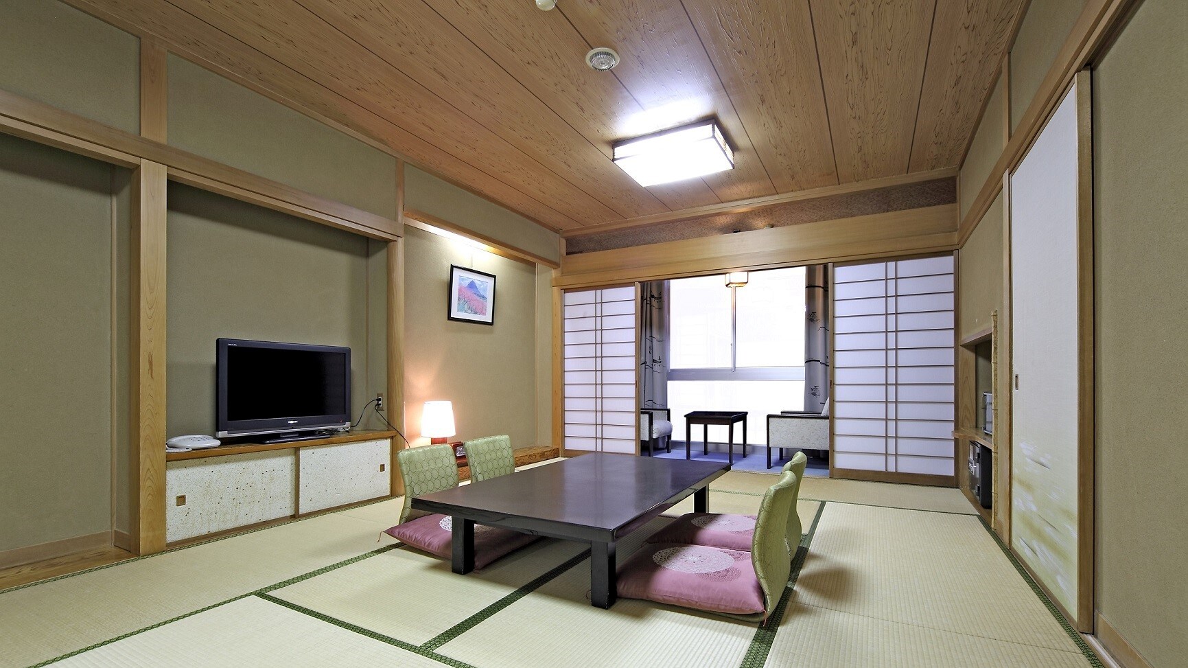 ★ Japanese-style room / town side (12 tatami mats / 45 square meters)