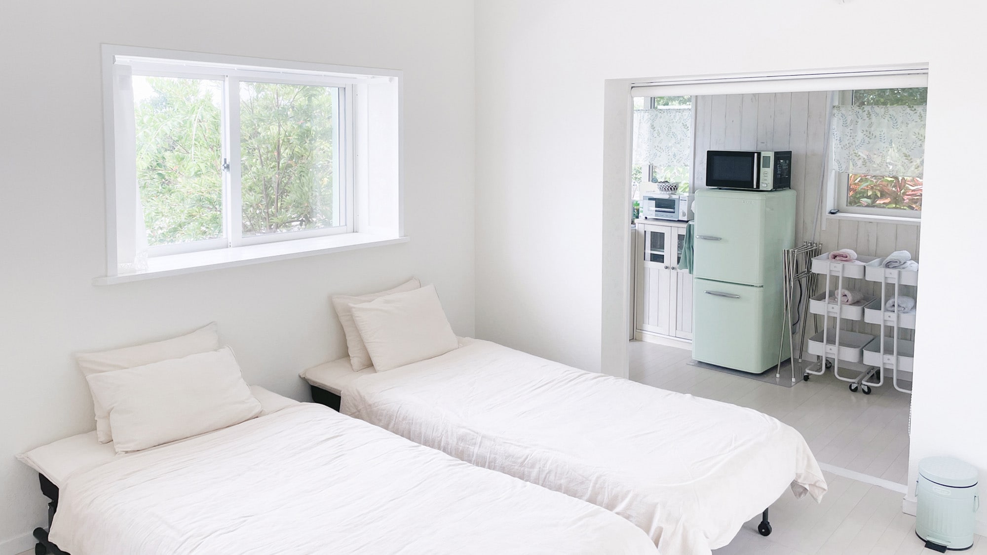 ・[Bedroom] The interior is based on white. Please take your time