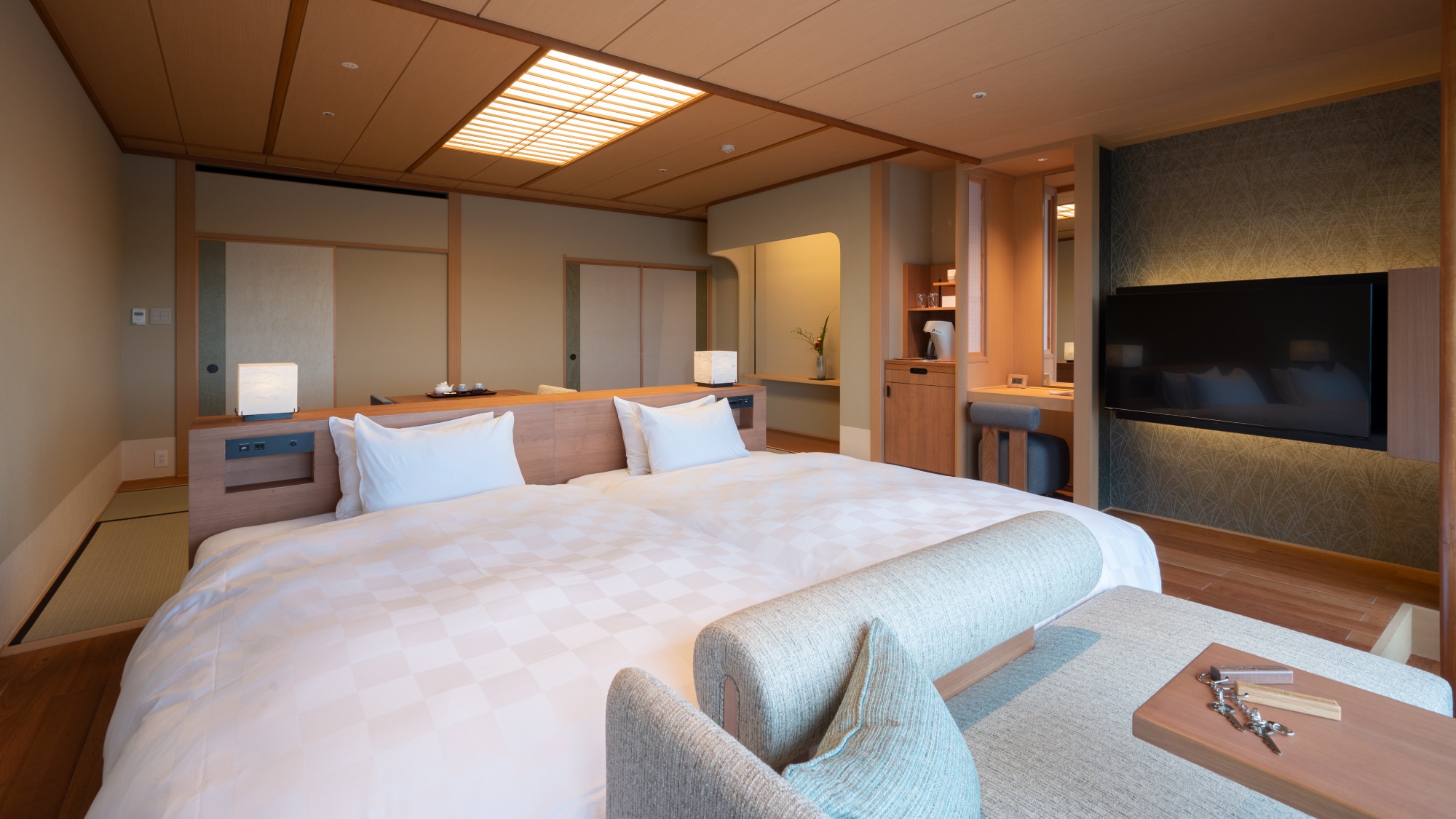 Special floor "Suikei" Japanese-style room with bed