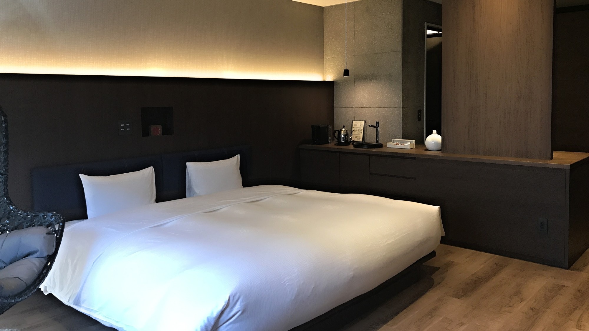 ◆ Double room / Room with 1 spacious king size bed (example of guest room)