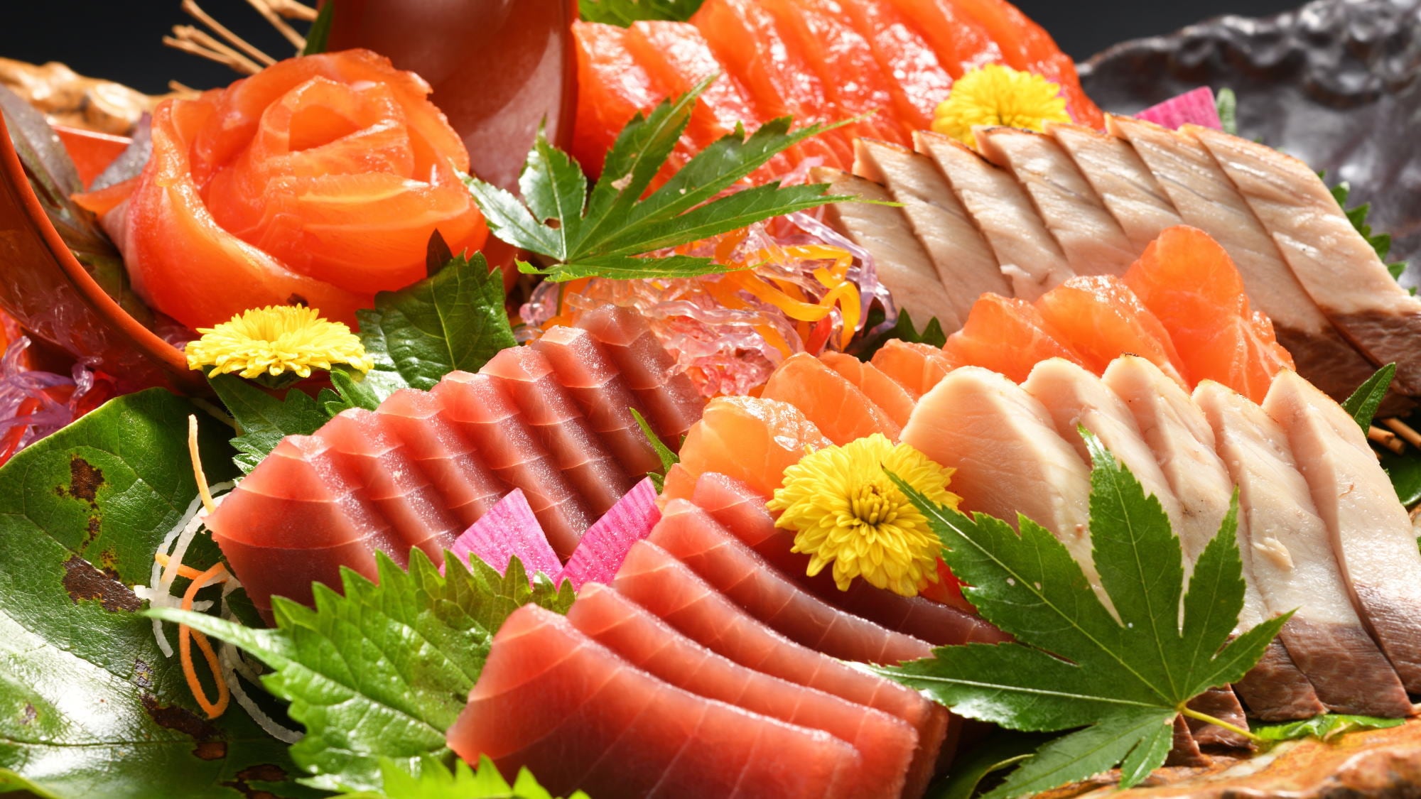 All-you-can-eat 3 kinds of seasonal fresh sashimi!