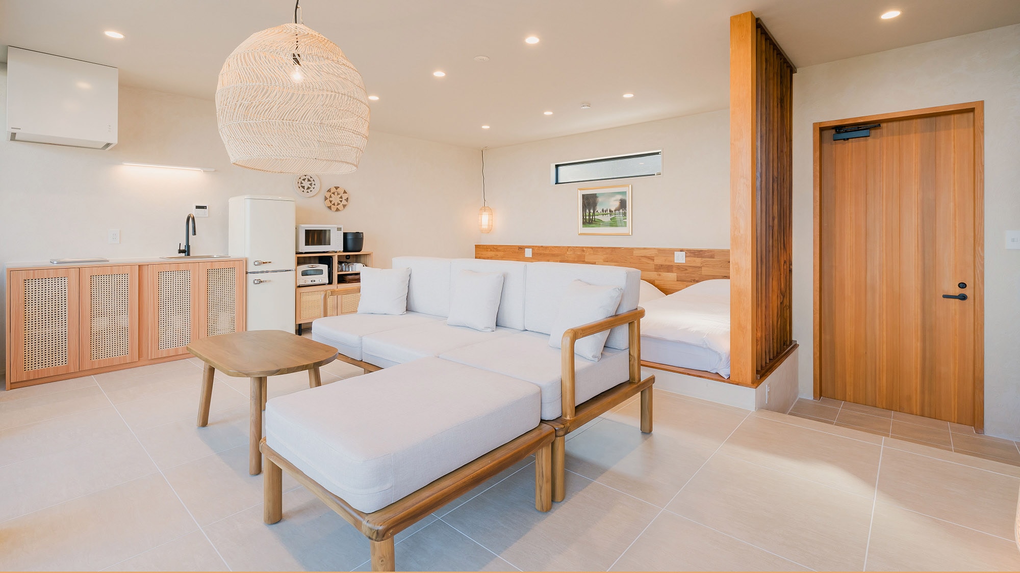 ・[Seminyak] A living room that makes you feel like you're in Bali