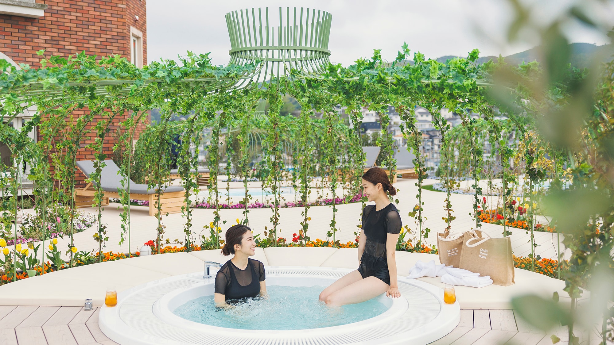 [BOTANICAL GARDEN SPA] 私人绿色按摩浴缸