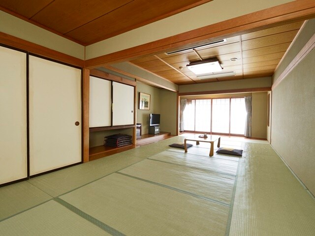 [Japanese-style room 18 tatami mats] An example