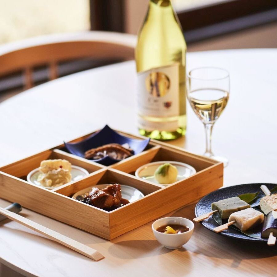 [Nikmati anggur Kaminoyama dan kuliner lezat]