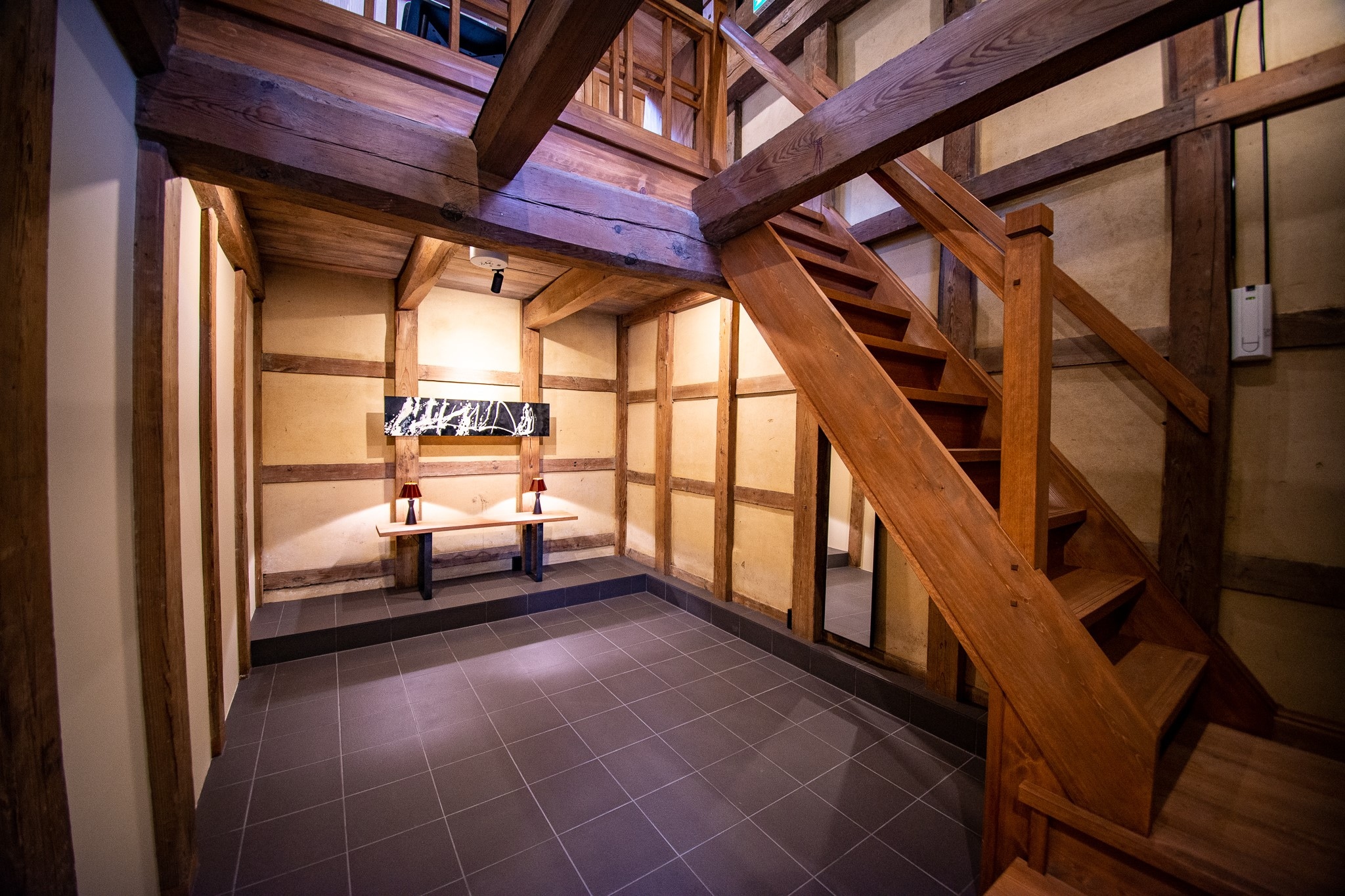 OZU_Room 502 2_Rakuten