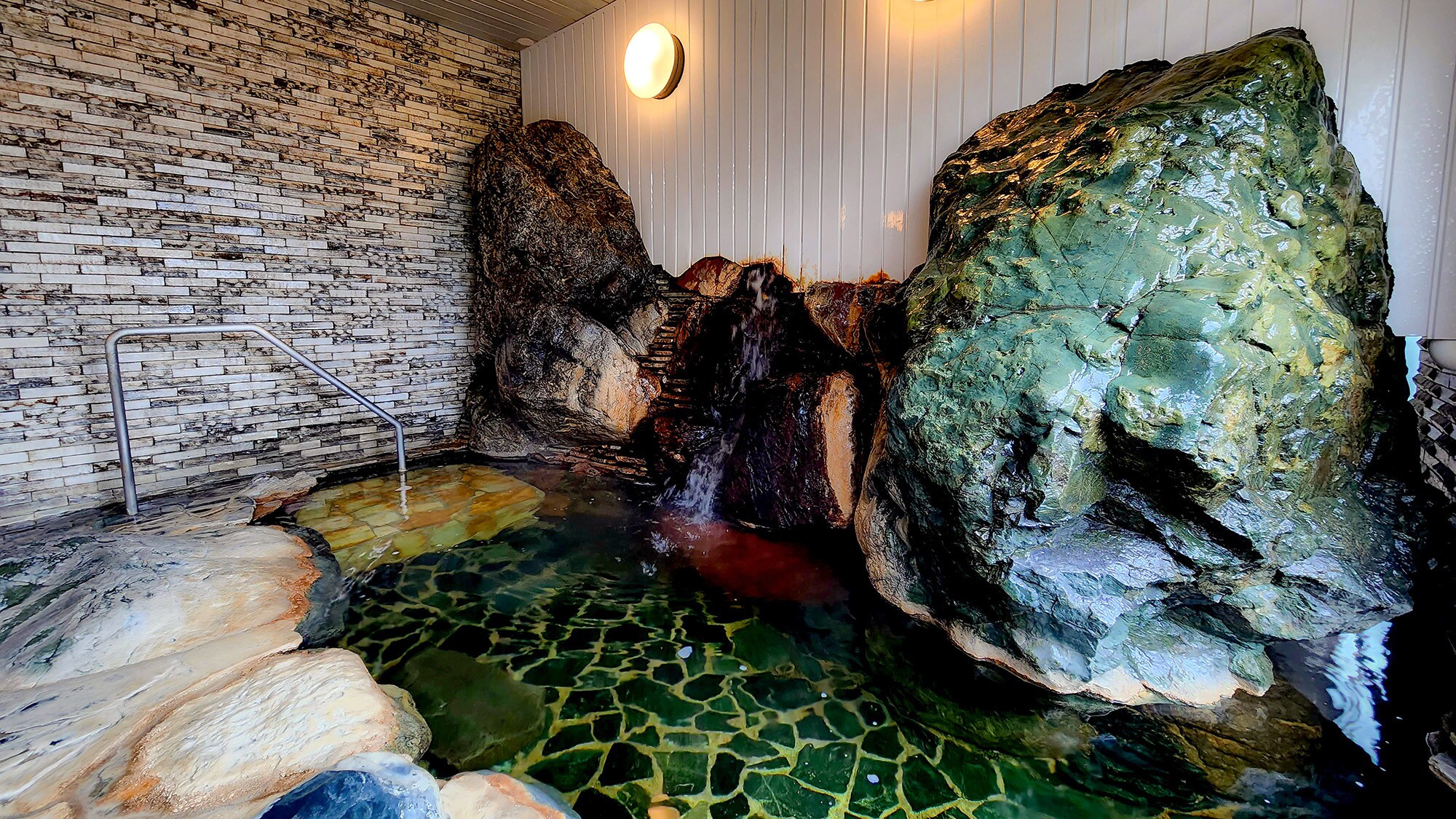 #Men's bath for hotel guests only