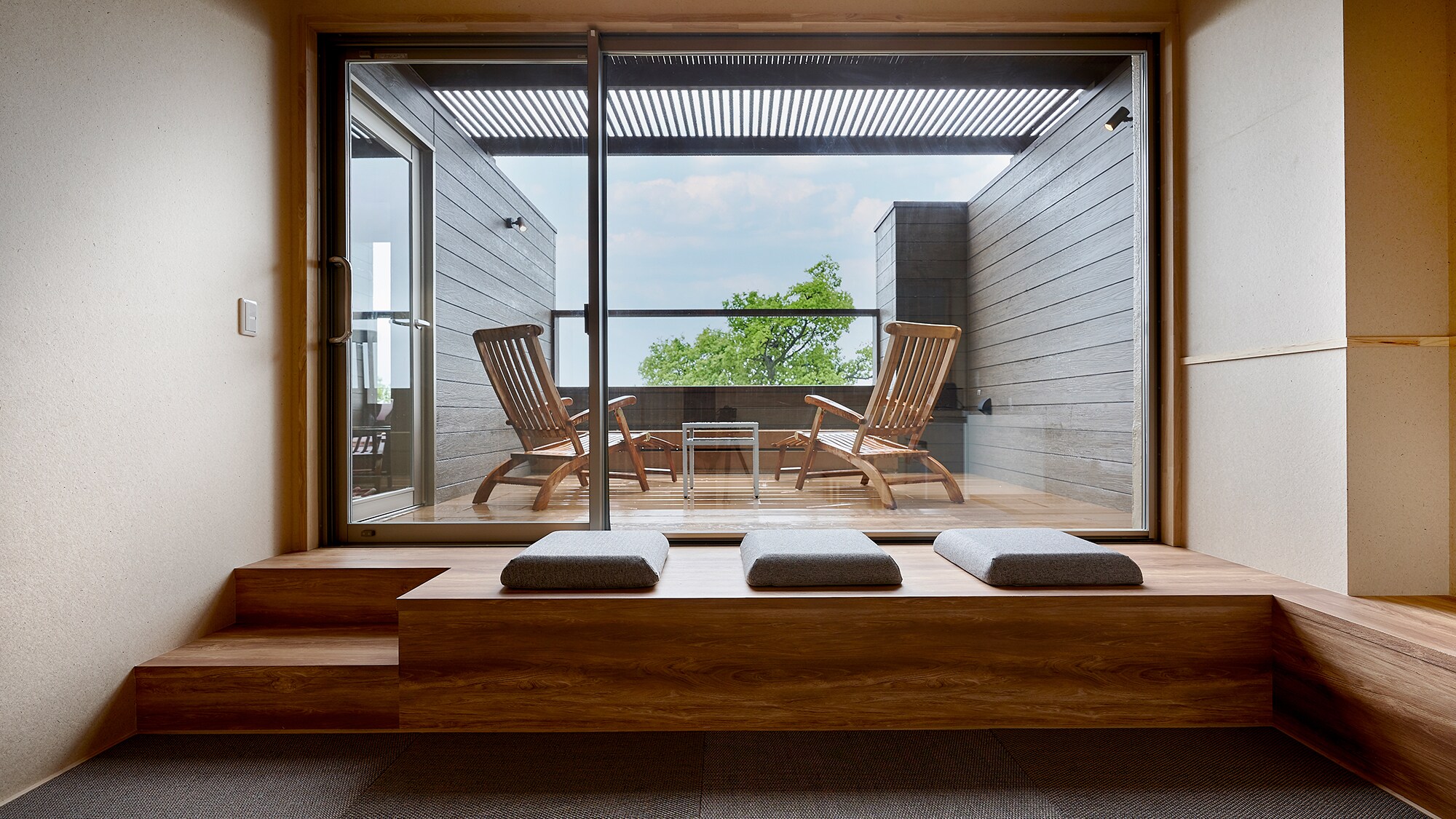 1st floor Japanese-Western style room with open-air hot spring bath ★Renovated in July 2024