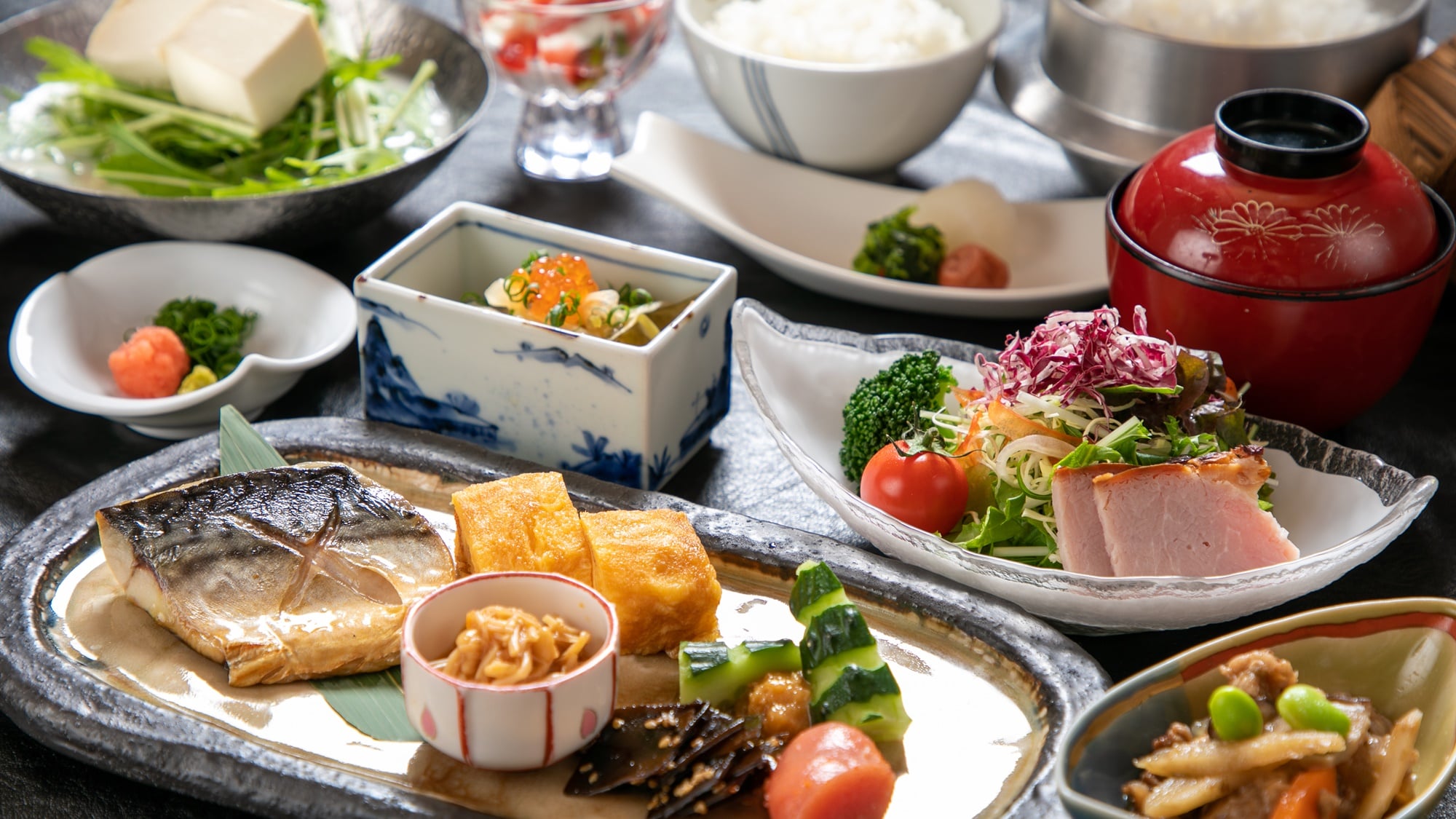 Body-friendly Japanese set meal (breakfast image)
