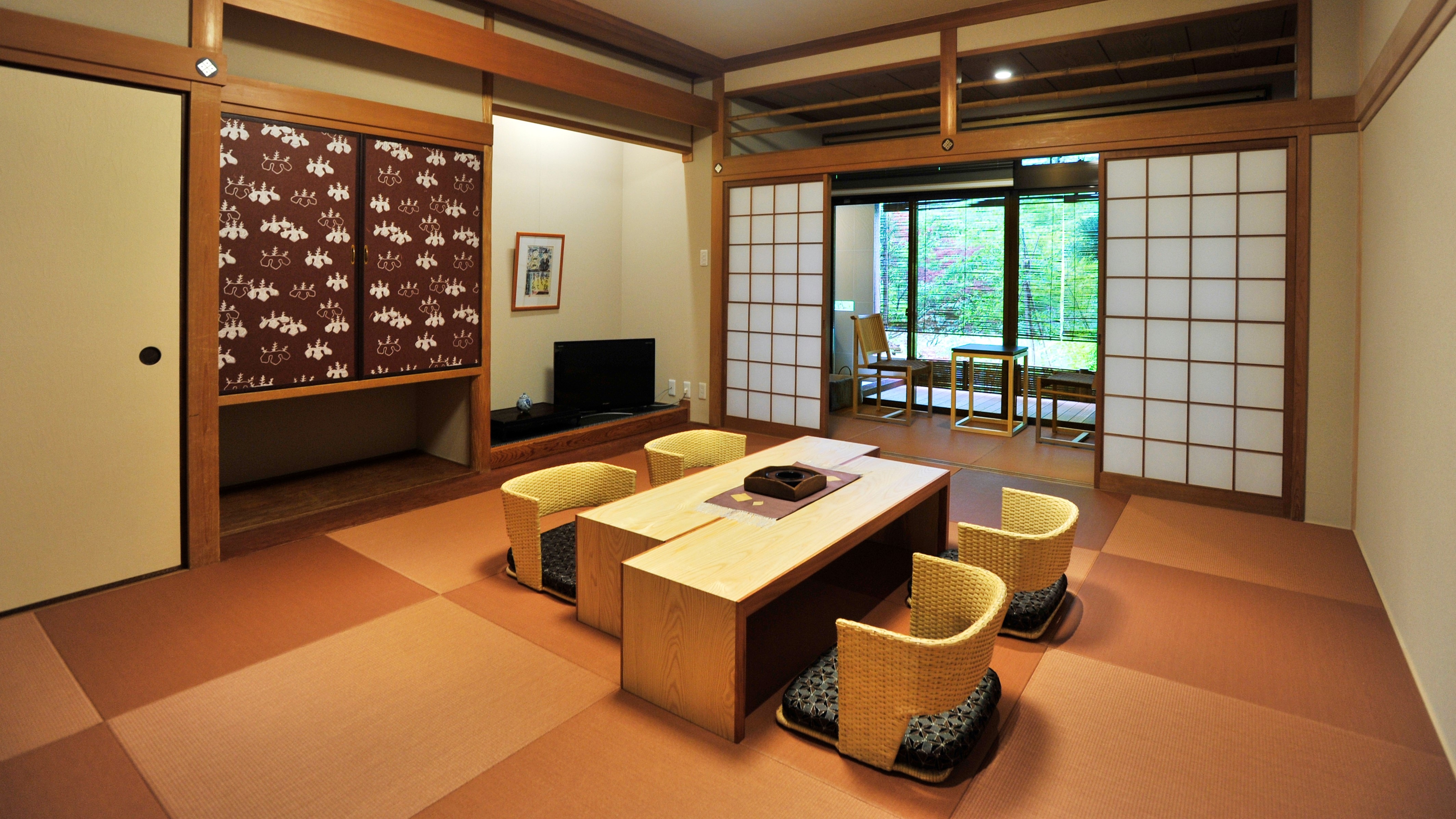 Japanese-style room with open-air bath 13-17 tatami mats <Kaorin Building>