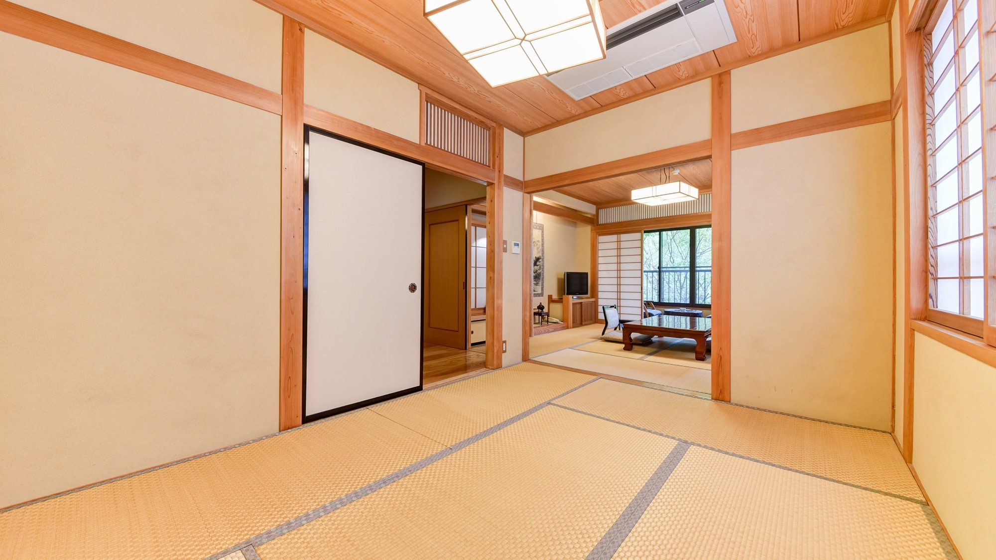 *An example of a two-room room. This is the Fuji room on the second floor.
