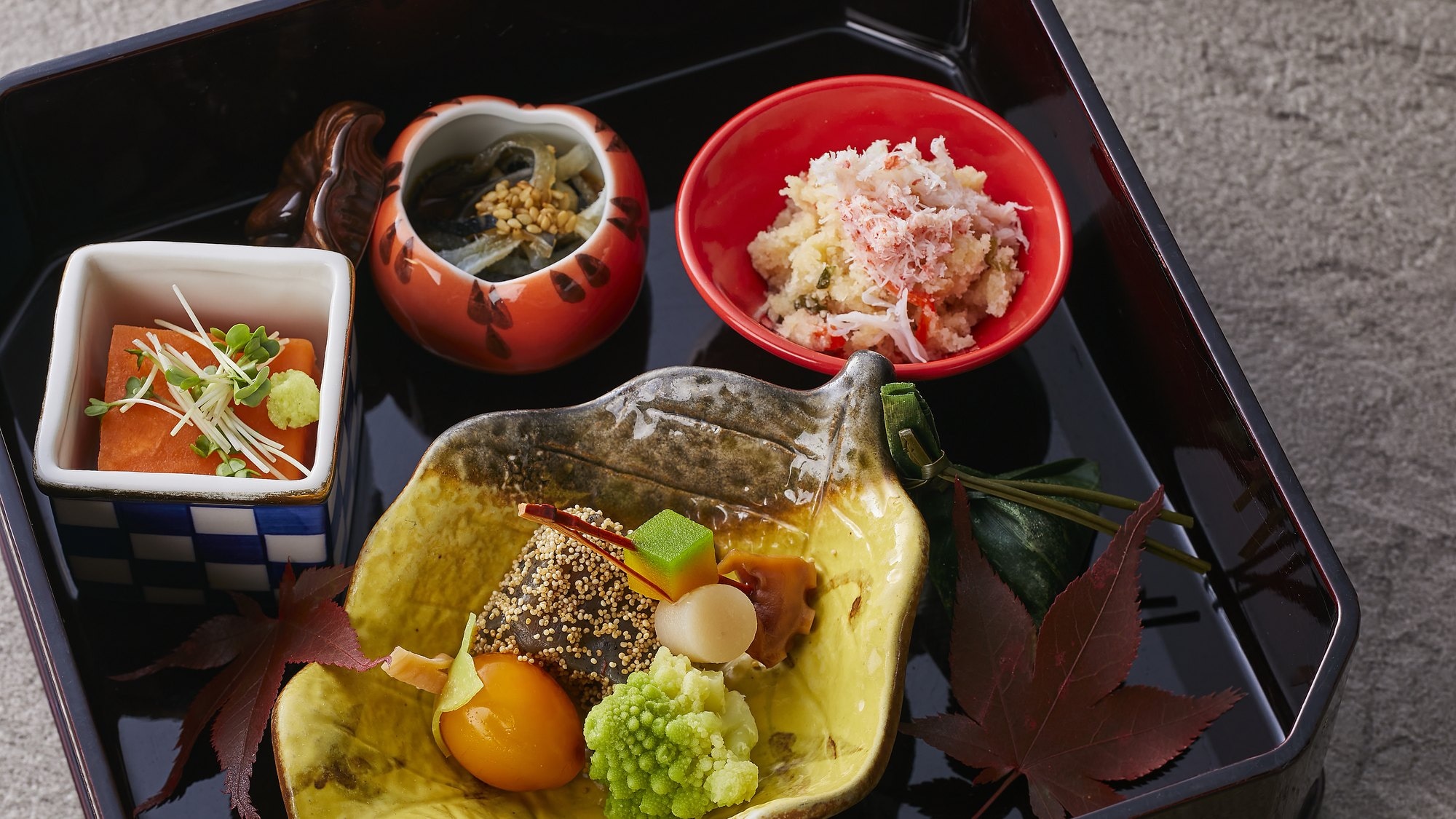 【地方特色怀石料理套餐】秋季（2026年9月至11月）开胃菜：四种时令开胃菜等。