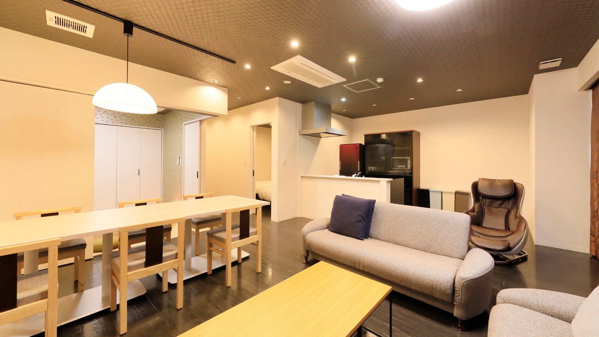 [Example of a Deluxe Room] 75 square meters, 2LDK - Room. This room can accommodate up to 6 people.