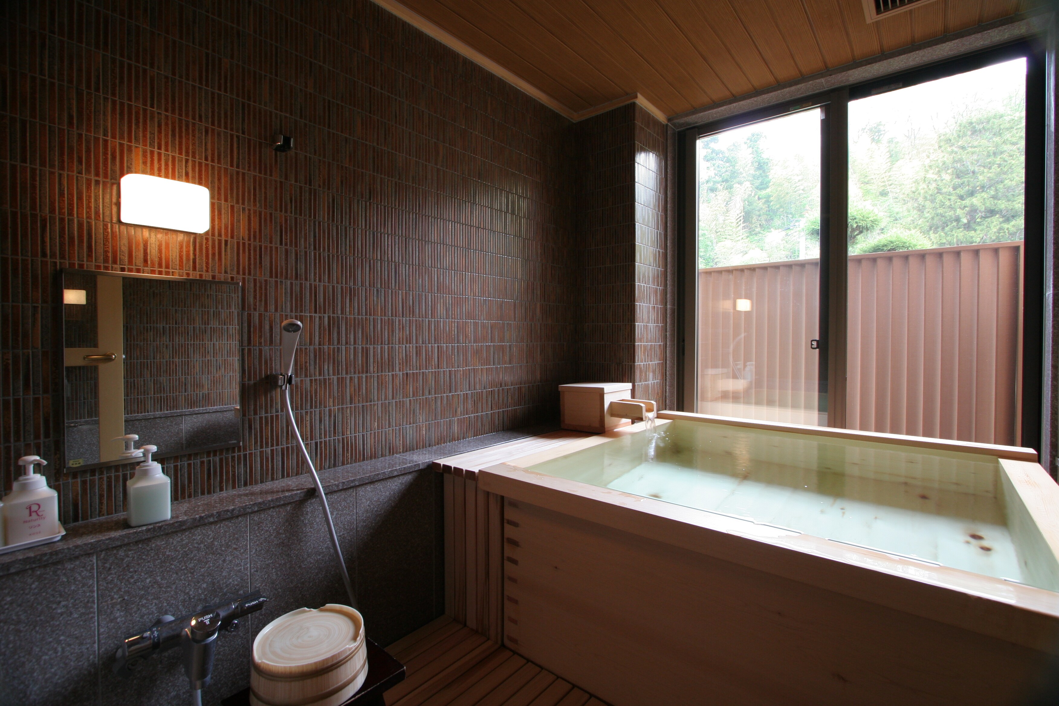 Take a tour of our sister hotels: Kyubei Ryokan's private cypress bath