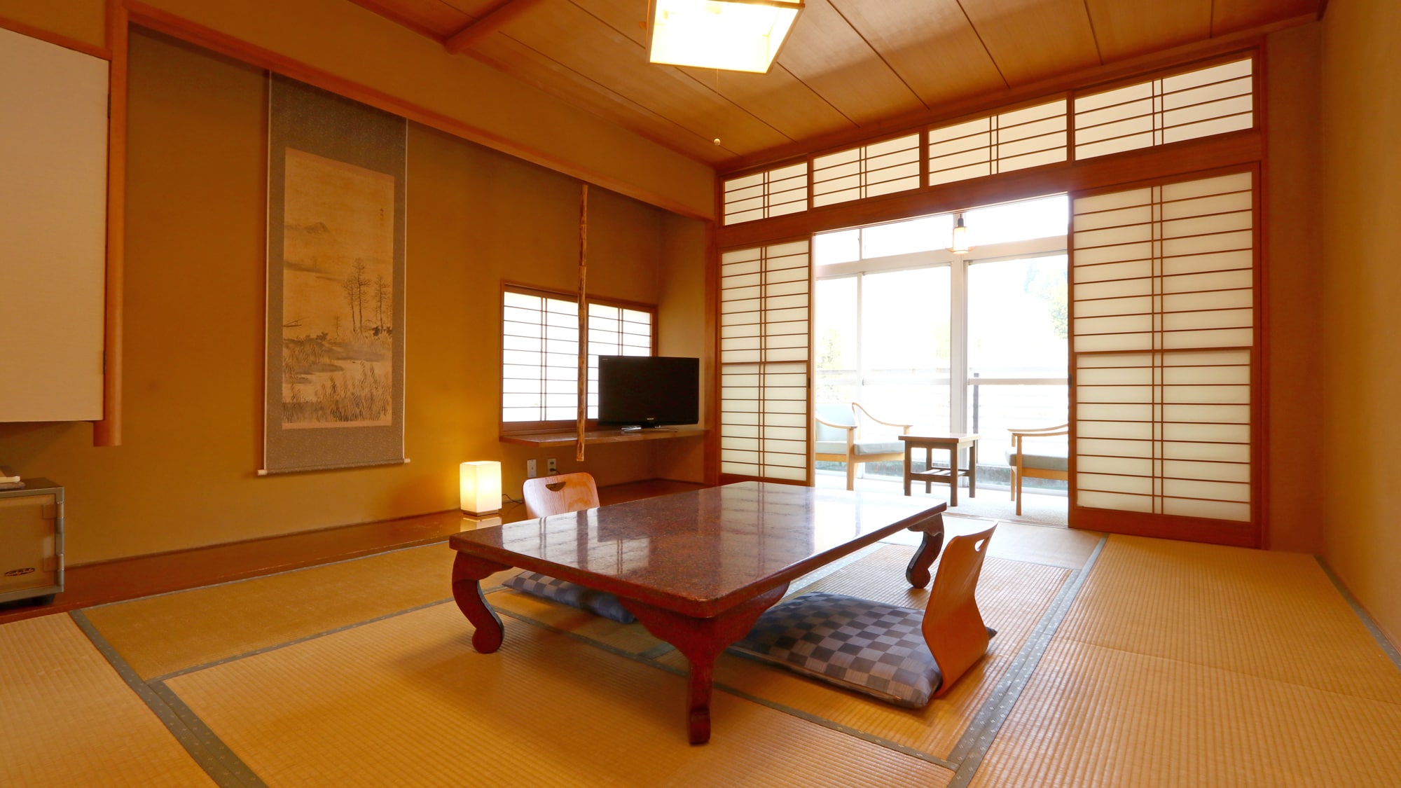 {Japanese-style room 8-10 tatami mats}