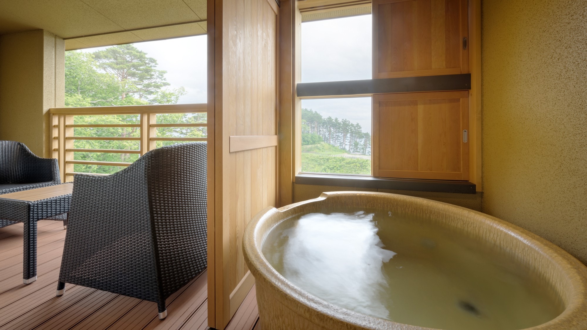 [Main building, Taro-no-an] Modern Japanese-style room with open-air bath *This is not a hot spring