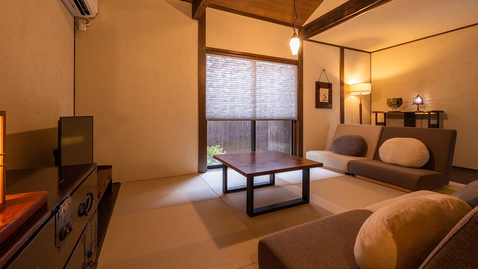 First floor living room (Hatsuna Annex)