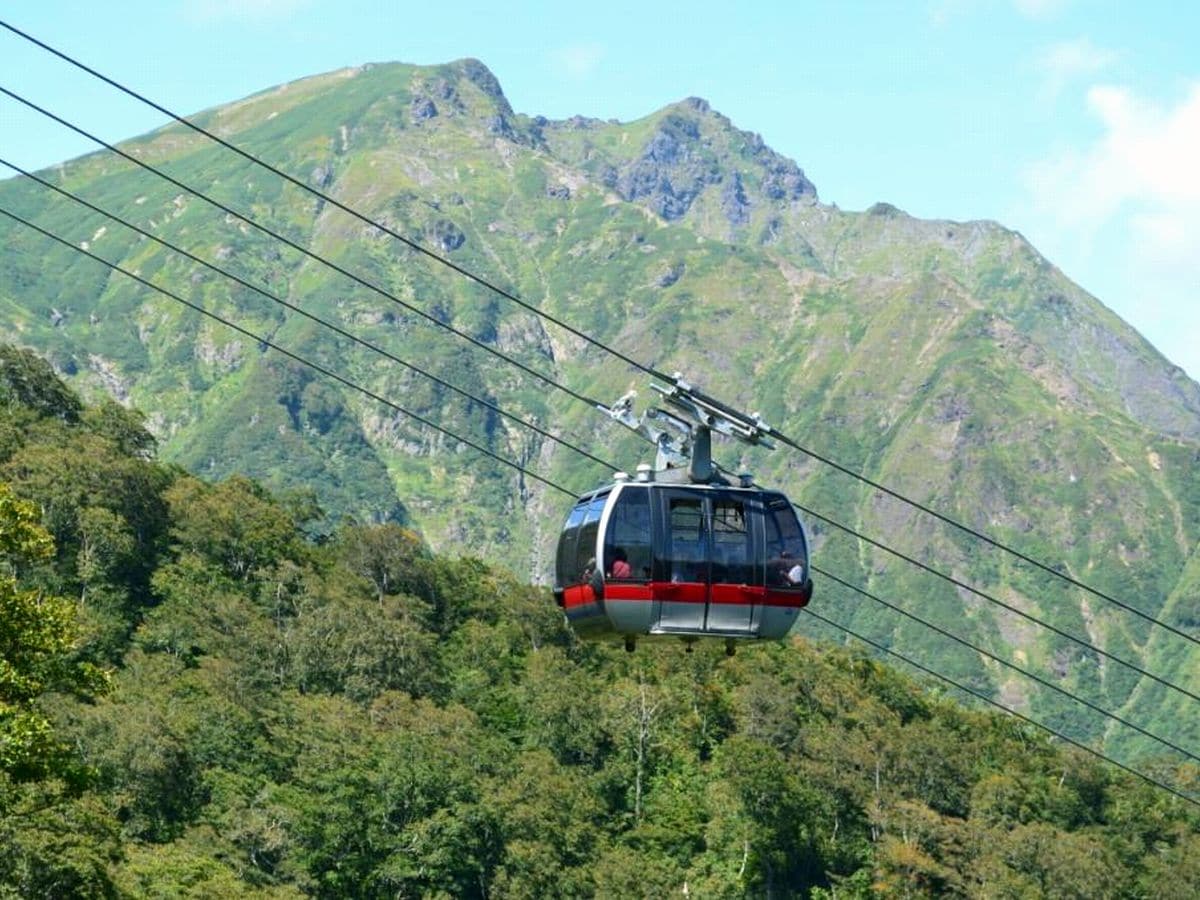Tanigawadake Ropeway, about 10 minutes by car from the hotel ♪