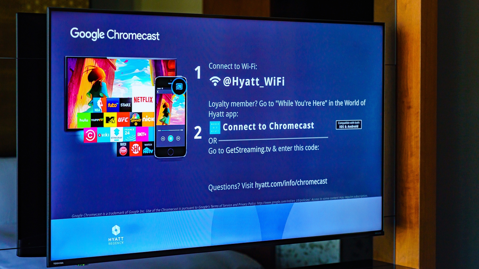 所有客房均配備一台配備 Chromecast 的 55 英寸大電視。您可以在大屏幕上欣賞您喜愛的電影和視頻。