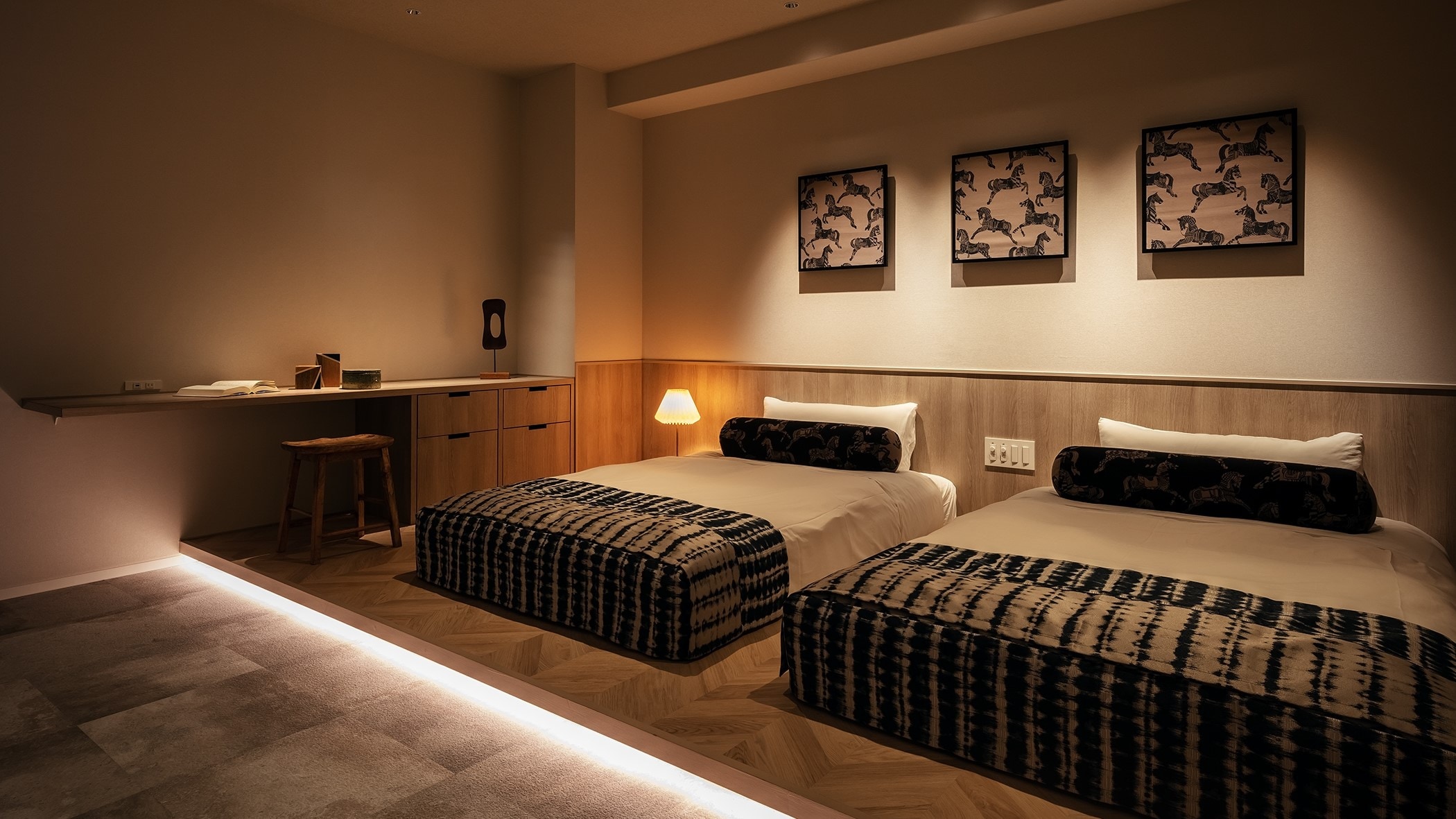 Moon Suite/Bedroom