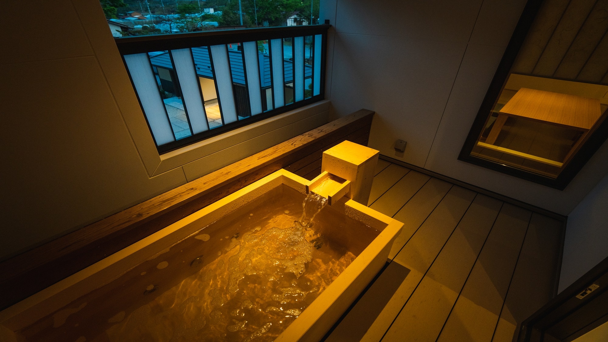 [Rooms with open-air cypress baths] 'Japanese modern' superior room (image of open-air cypress bath)