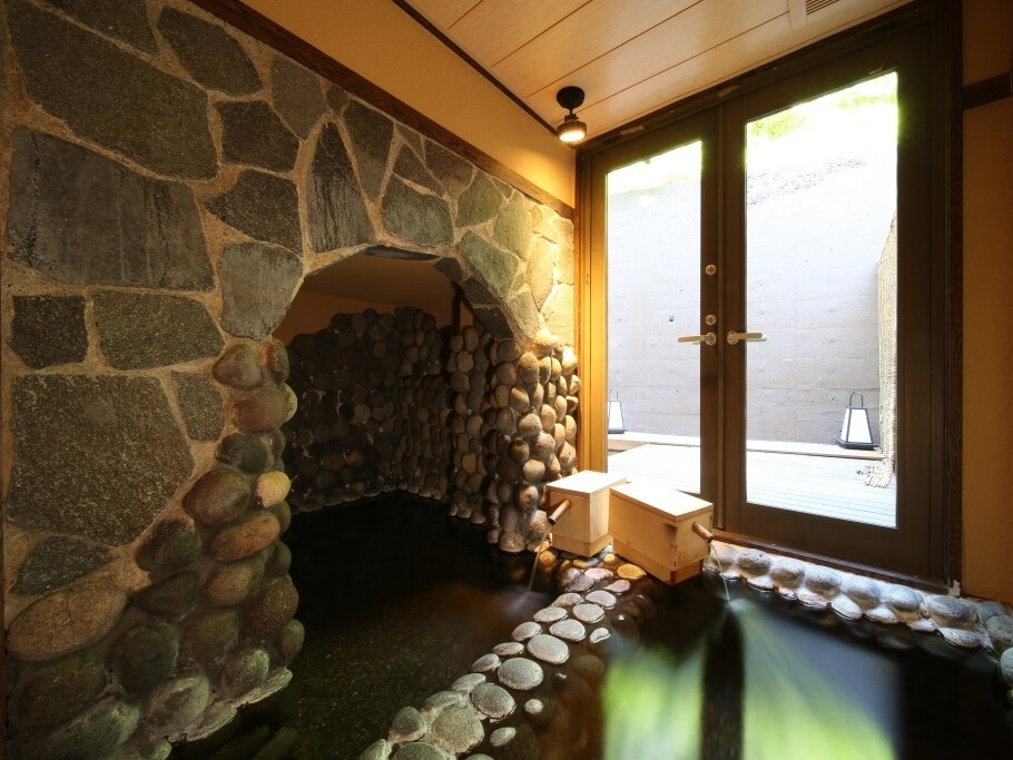 [D type] Hot spring attached to the room