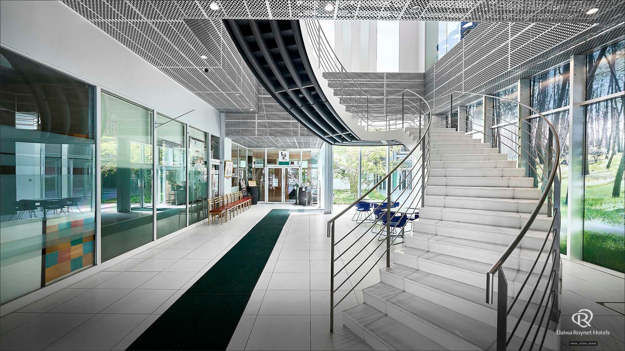 1Fエレベーターホール③