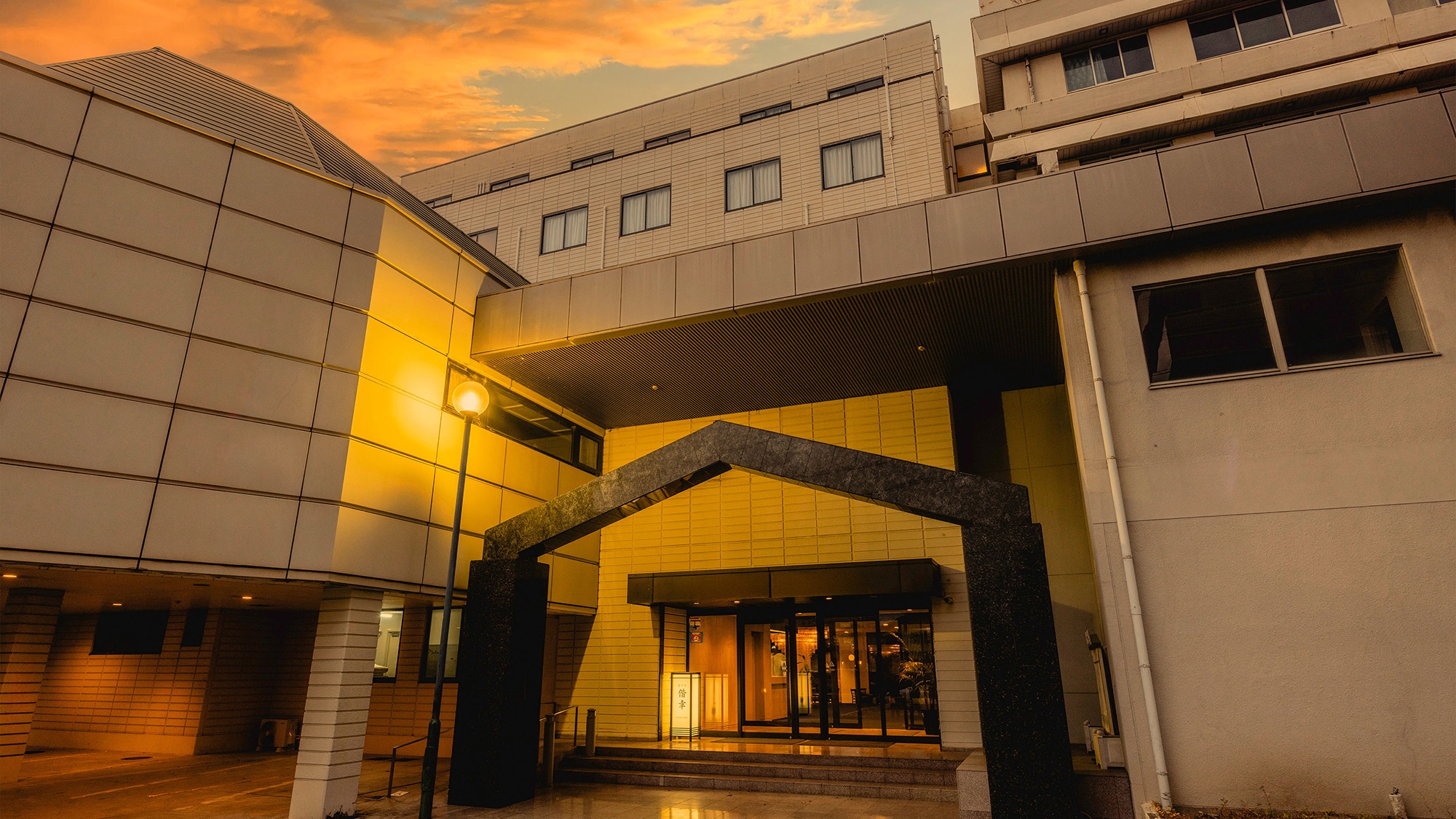 [Exterior] Reopening in July 2025♪ Within walking distance of downtown areas such as Konyamachi