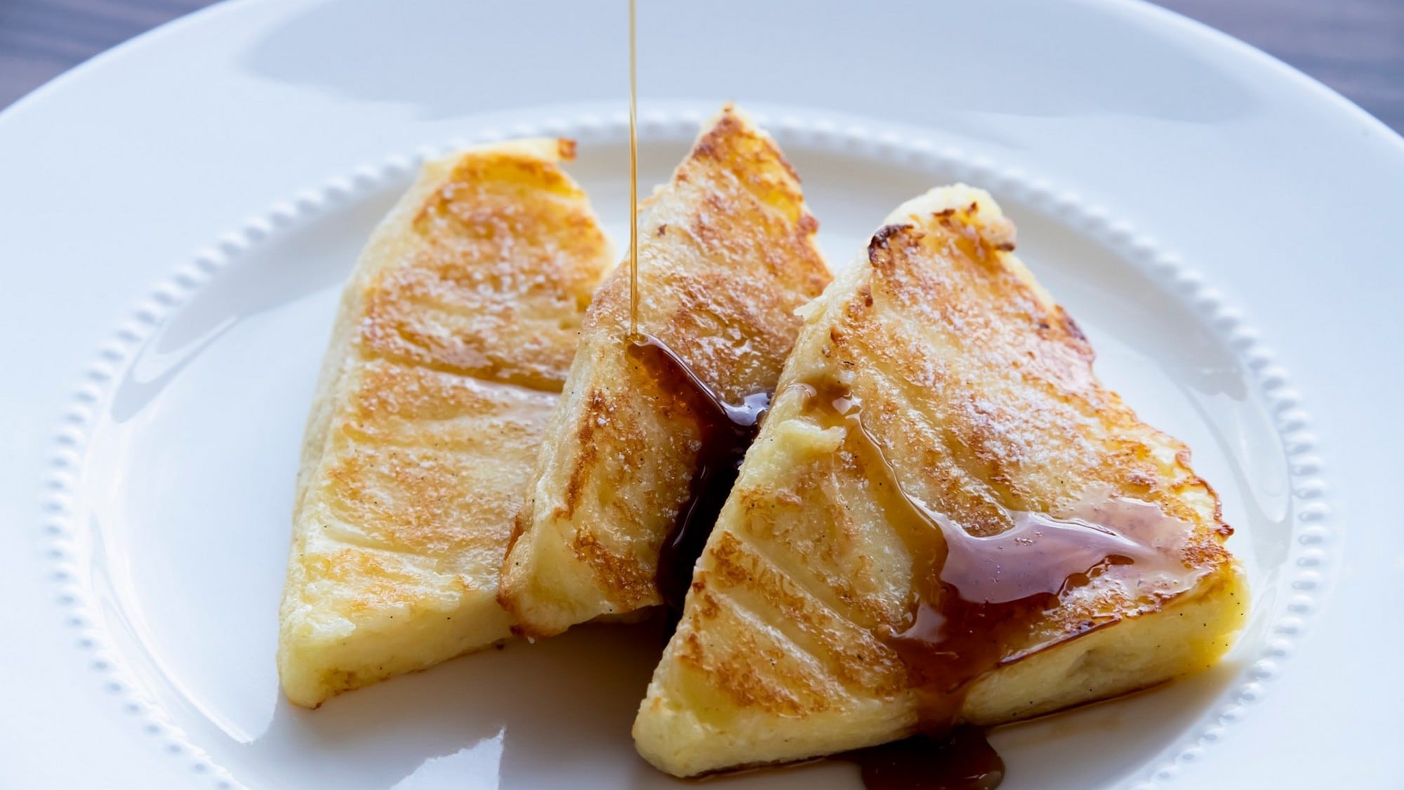 An excellent French toast for breakfast. It will be baked on the spot.