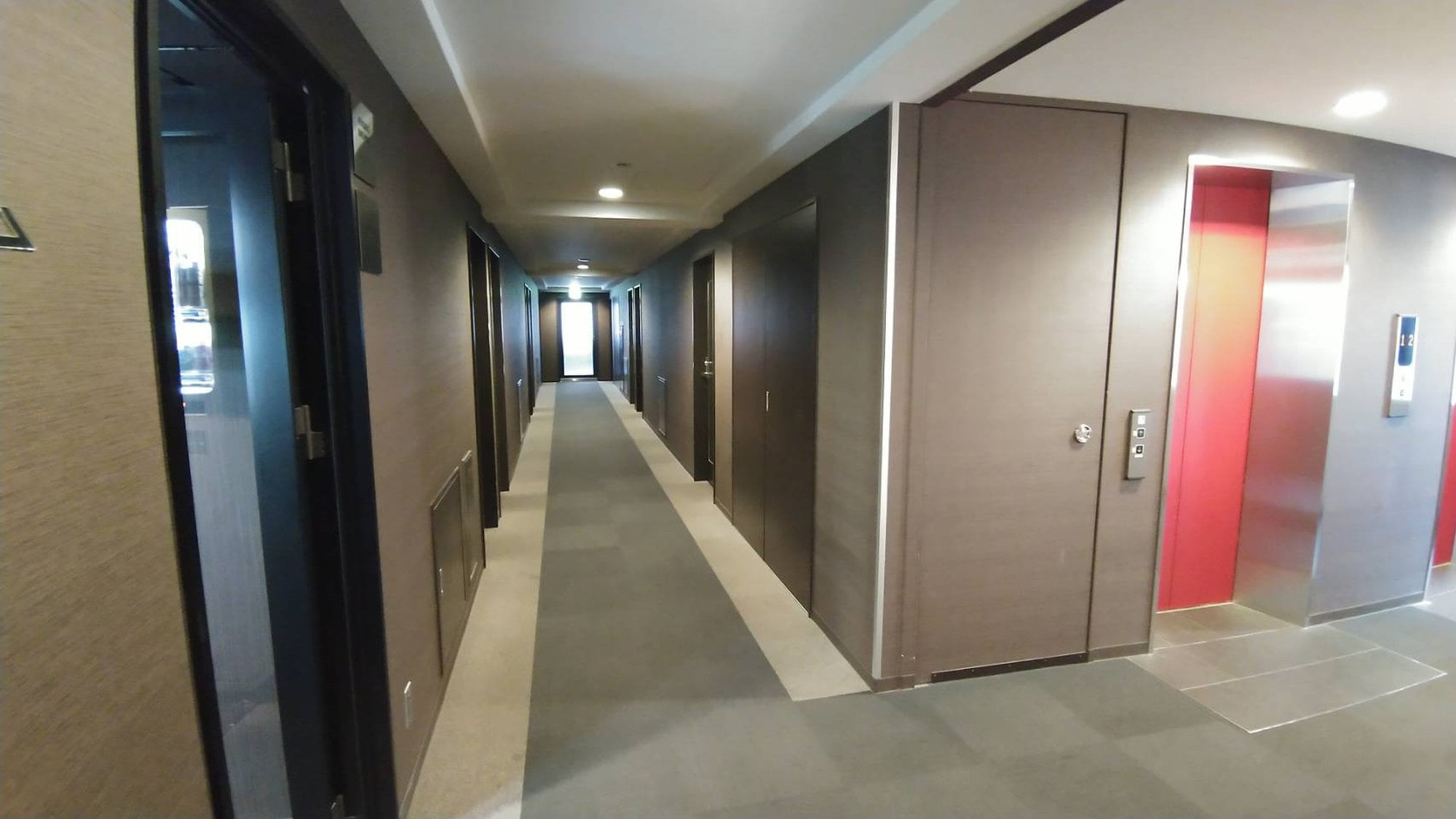 Guest room floor