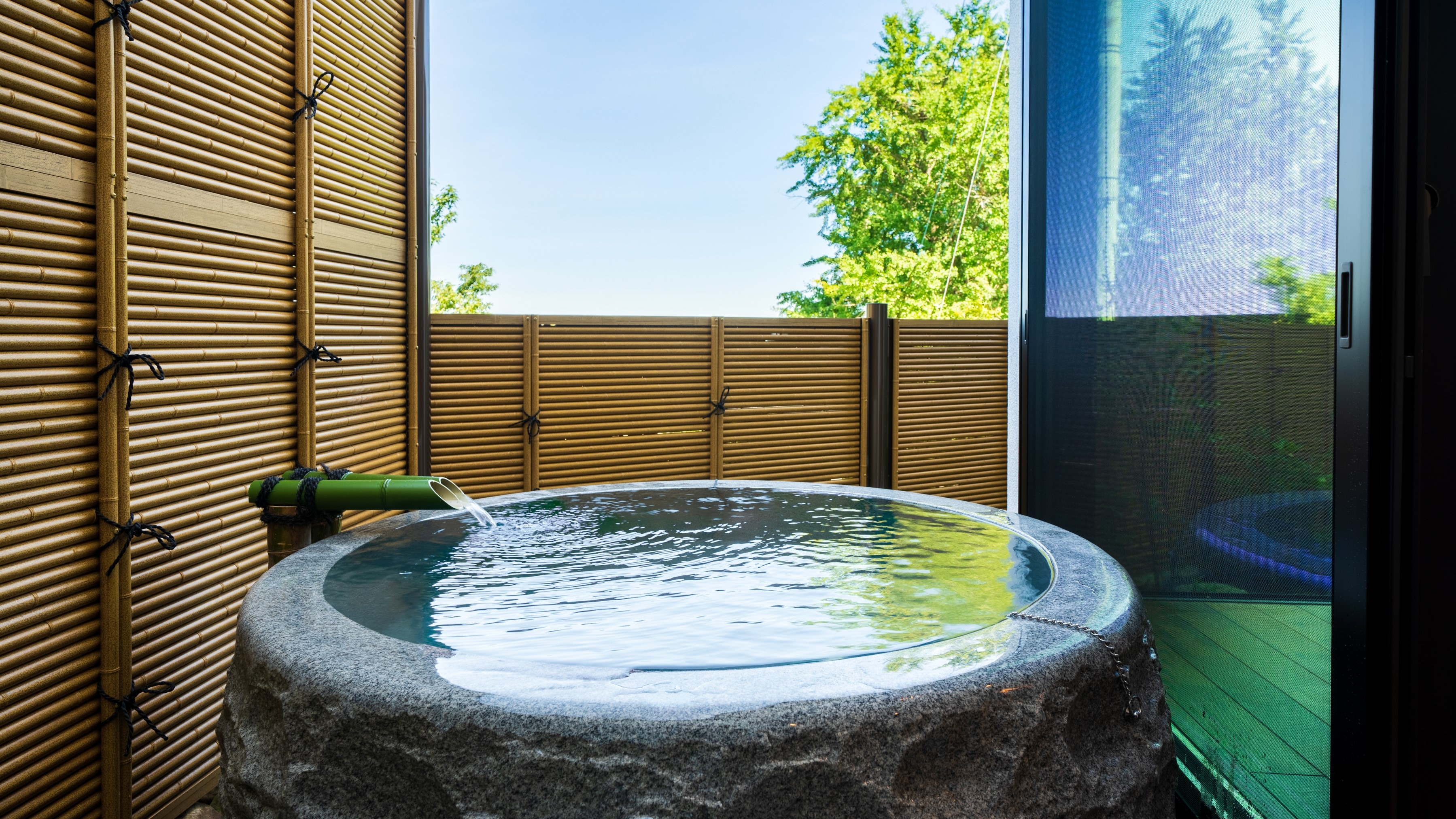 【멀리】객실 노천탕/타마바