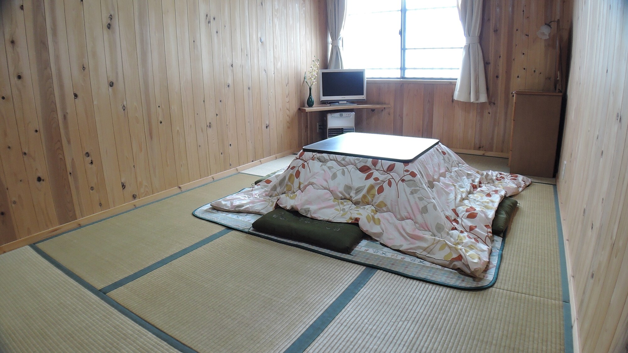 * [One example of a Japanese-style room with a small number of people] All rooms are equipped with free Wi-Fi