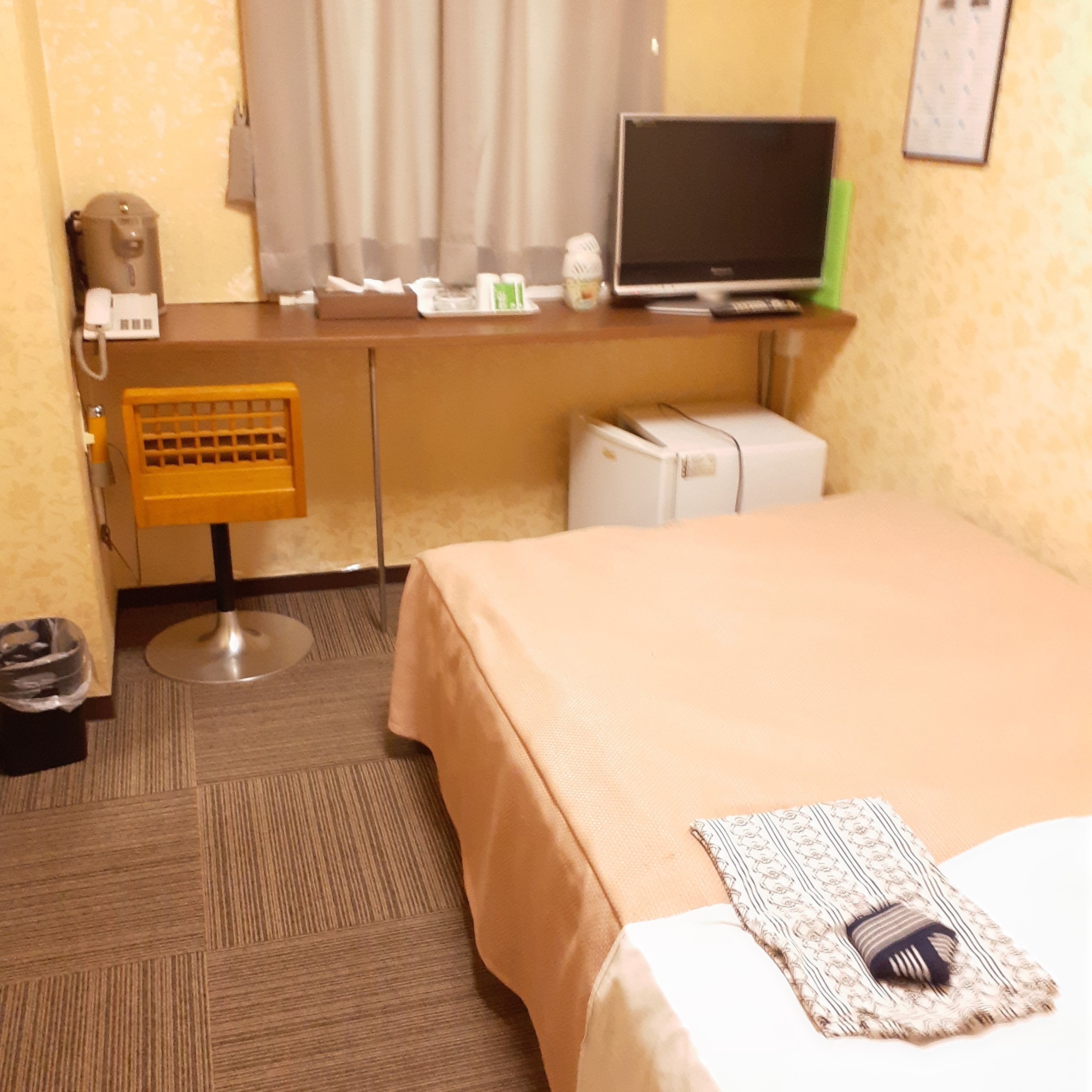 Kamar bergaya Barat dengan B/T