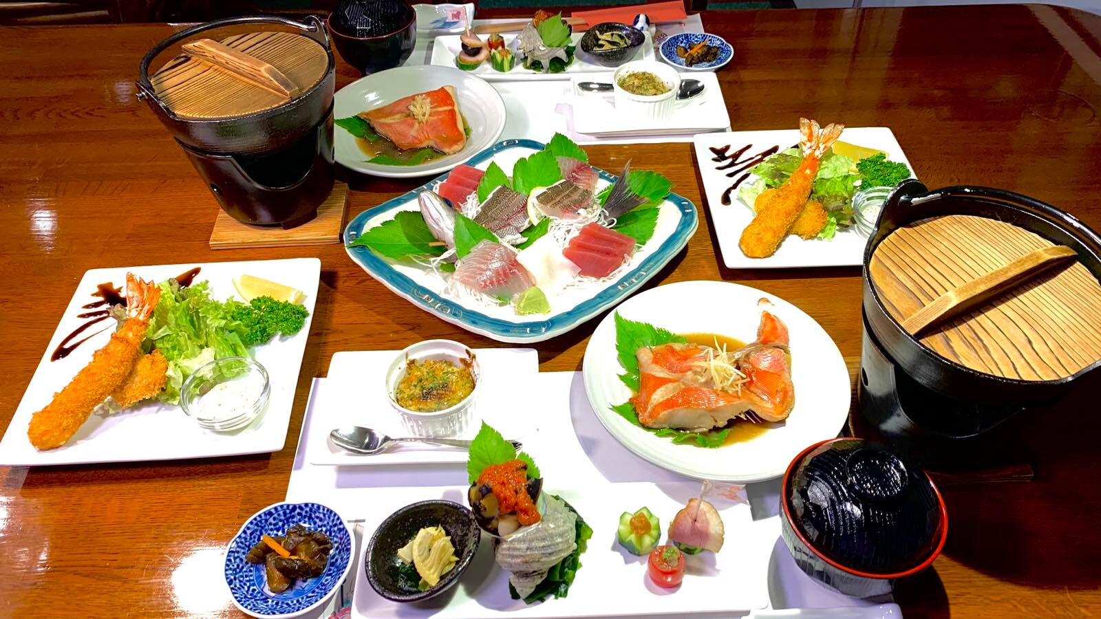 Contoh makan malam