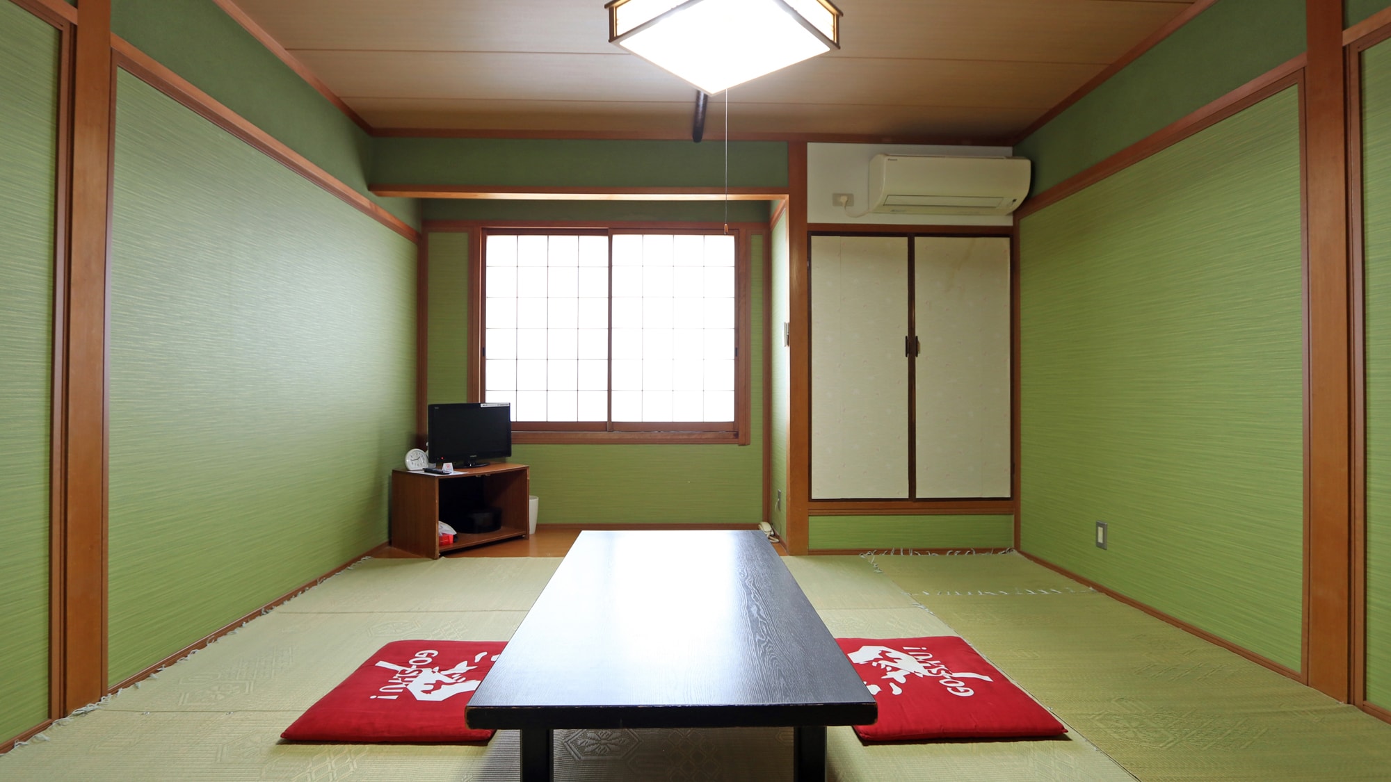 Japanese-style room