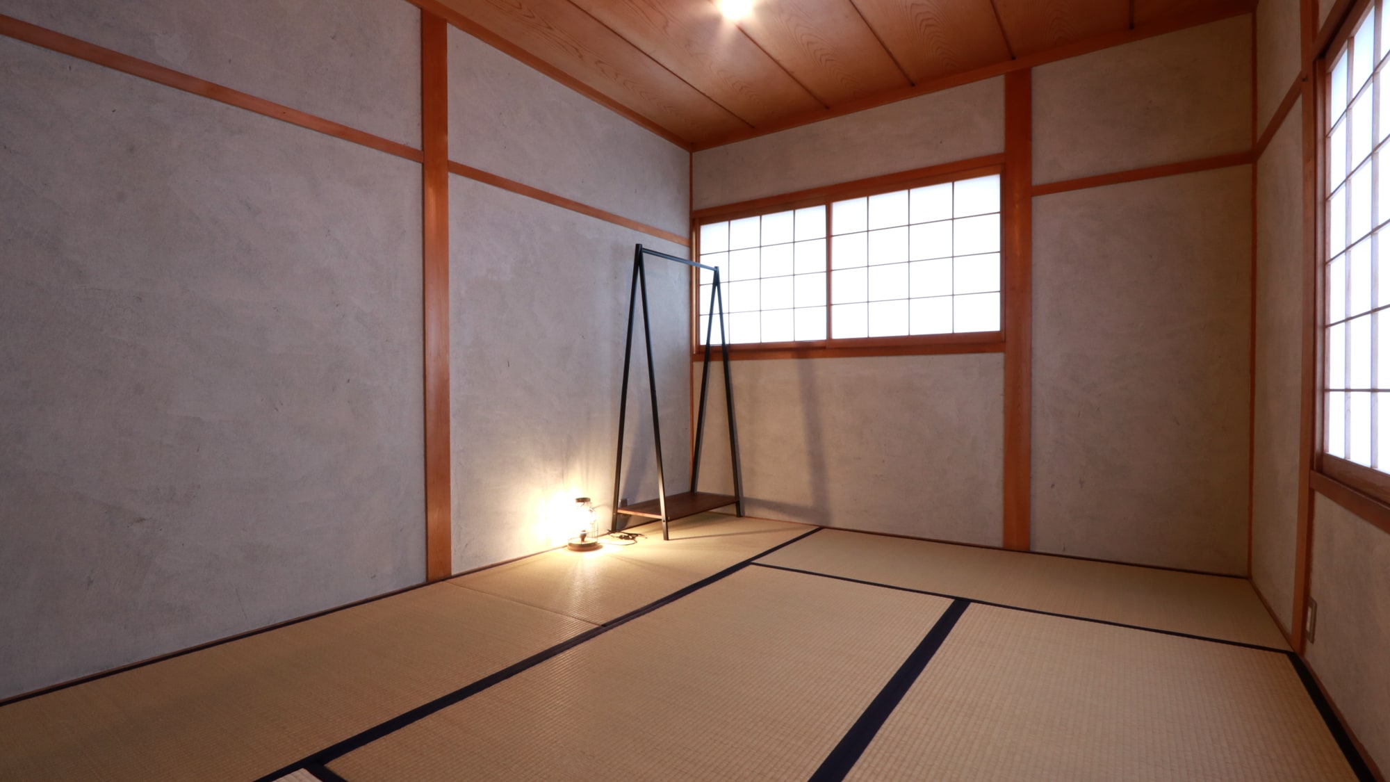 [WHIRL POOL] Japanese-style room of 6 tatami mats, can accommodate 1-3 people