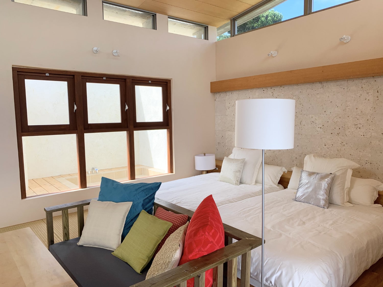Rooms with open-air baths