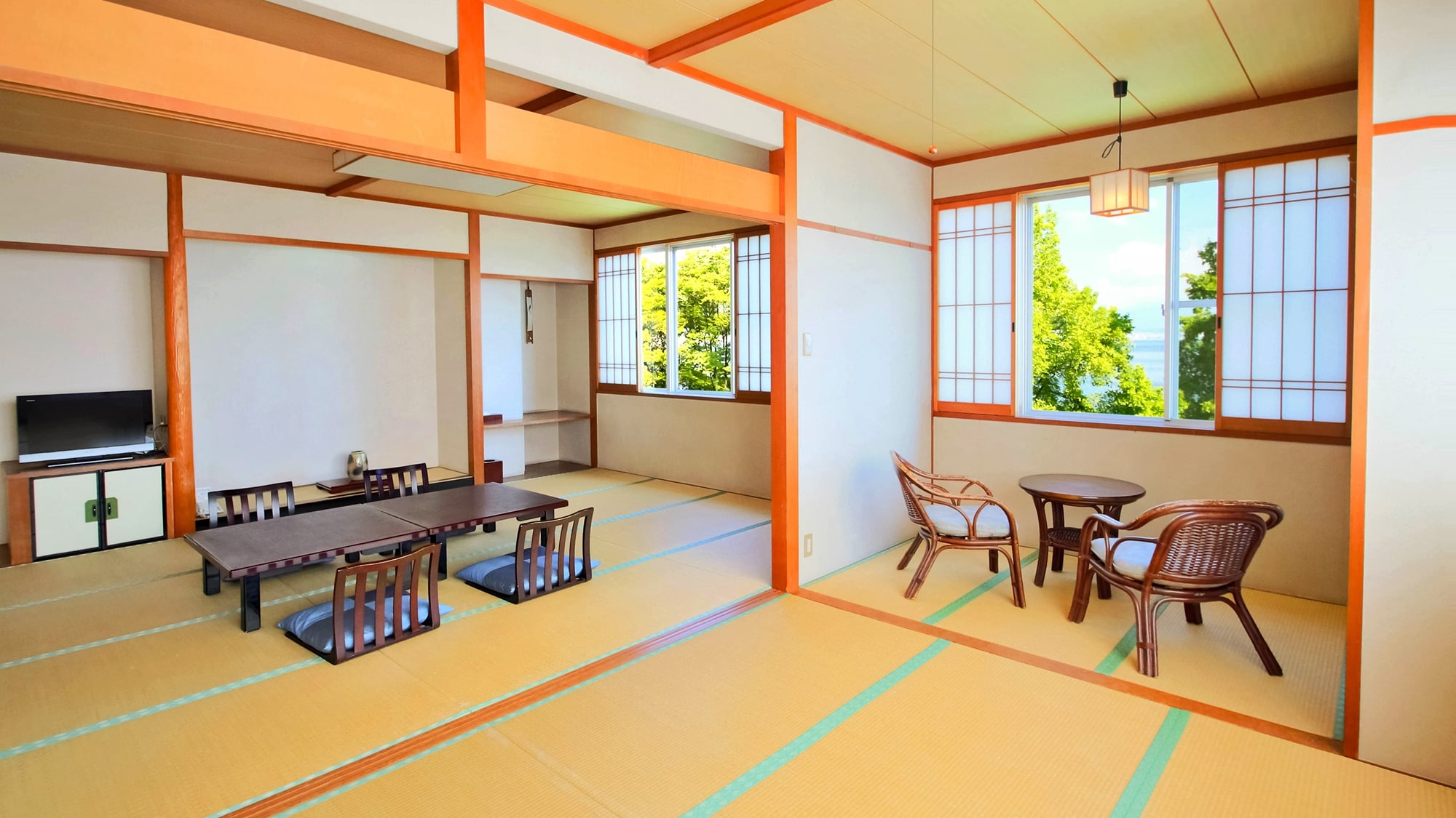 * [Lake side 12 tatami mats + 6 tatami mats] A spacious room with 2 rooms on the lake side.