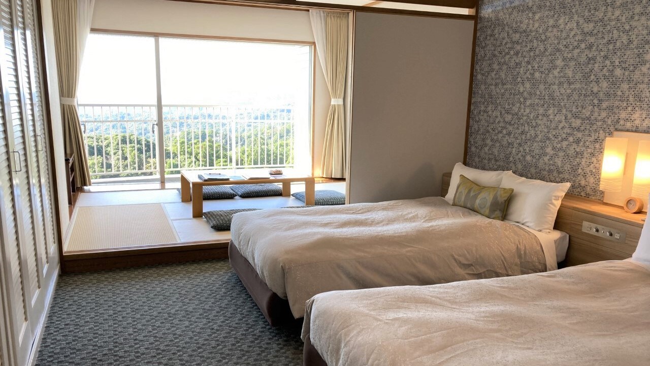 Semi-double bed Japanese-Western style room　　　　　　　　　※Only one room per floor. (Except the top floor)