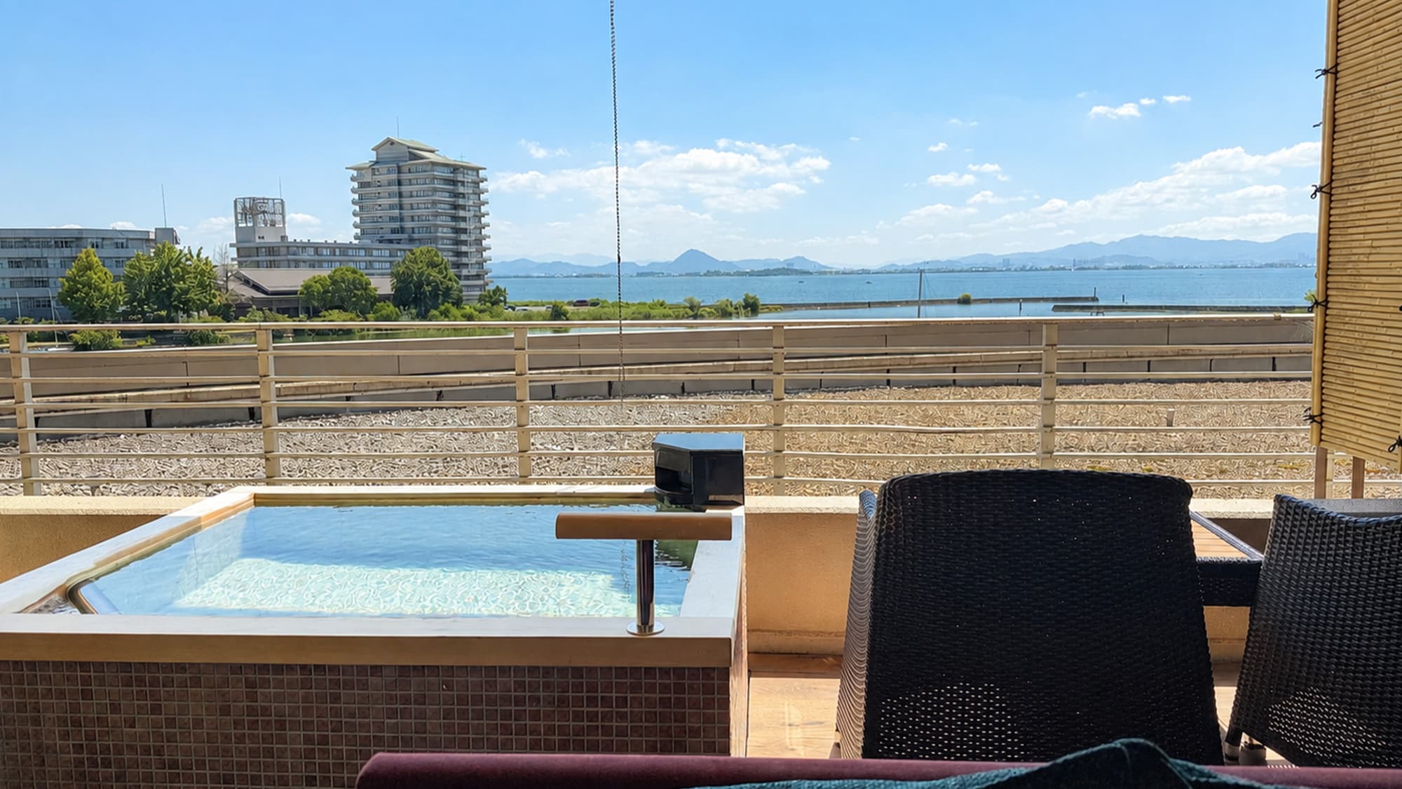 Biwa no Kaze Japanese-style triple open-air bath