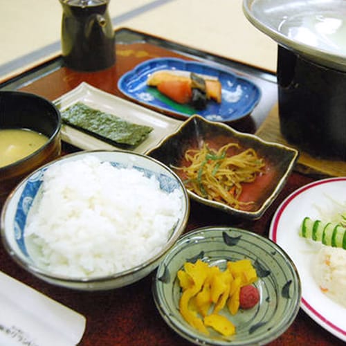 Breakfast: Get well from the morning! We will prepare a Japanese breakfast that is kind to your body.