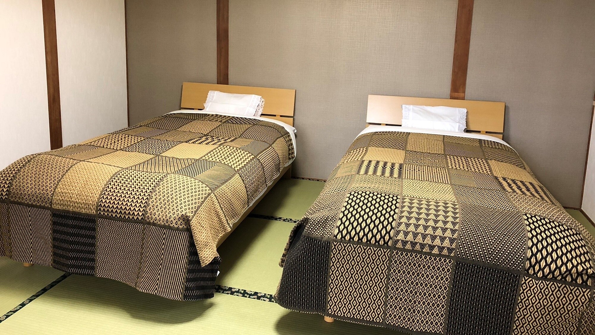 【客房示例】日式房間14張榻榻米。我們將為第三人及以後的人準備床墊。