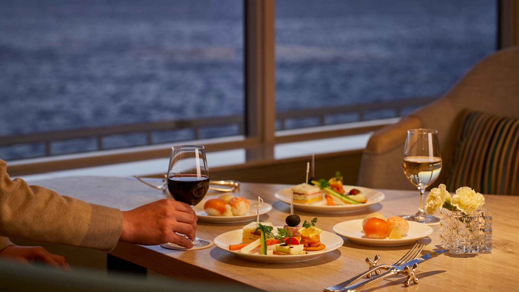 〇日光樓層客人專用的“日光休息室”雞尾酒時間（圖片）