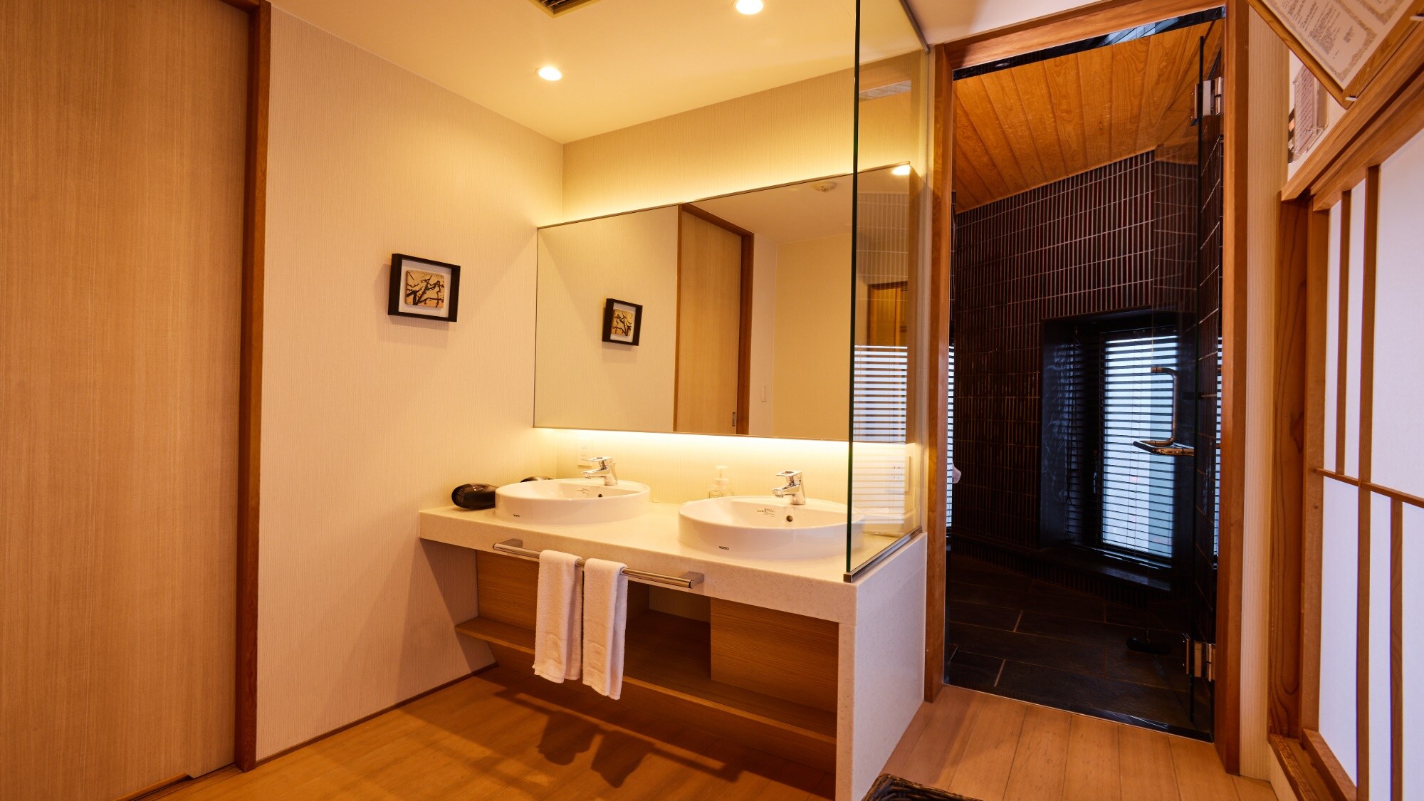 Japanese-style room with natural hot spring 701