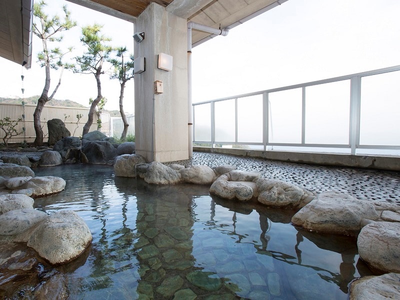 大浴場：露天岩盤浴