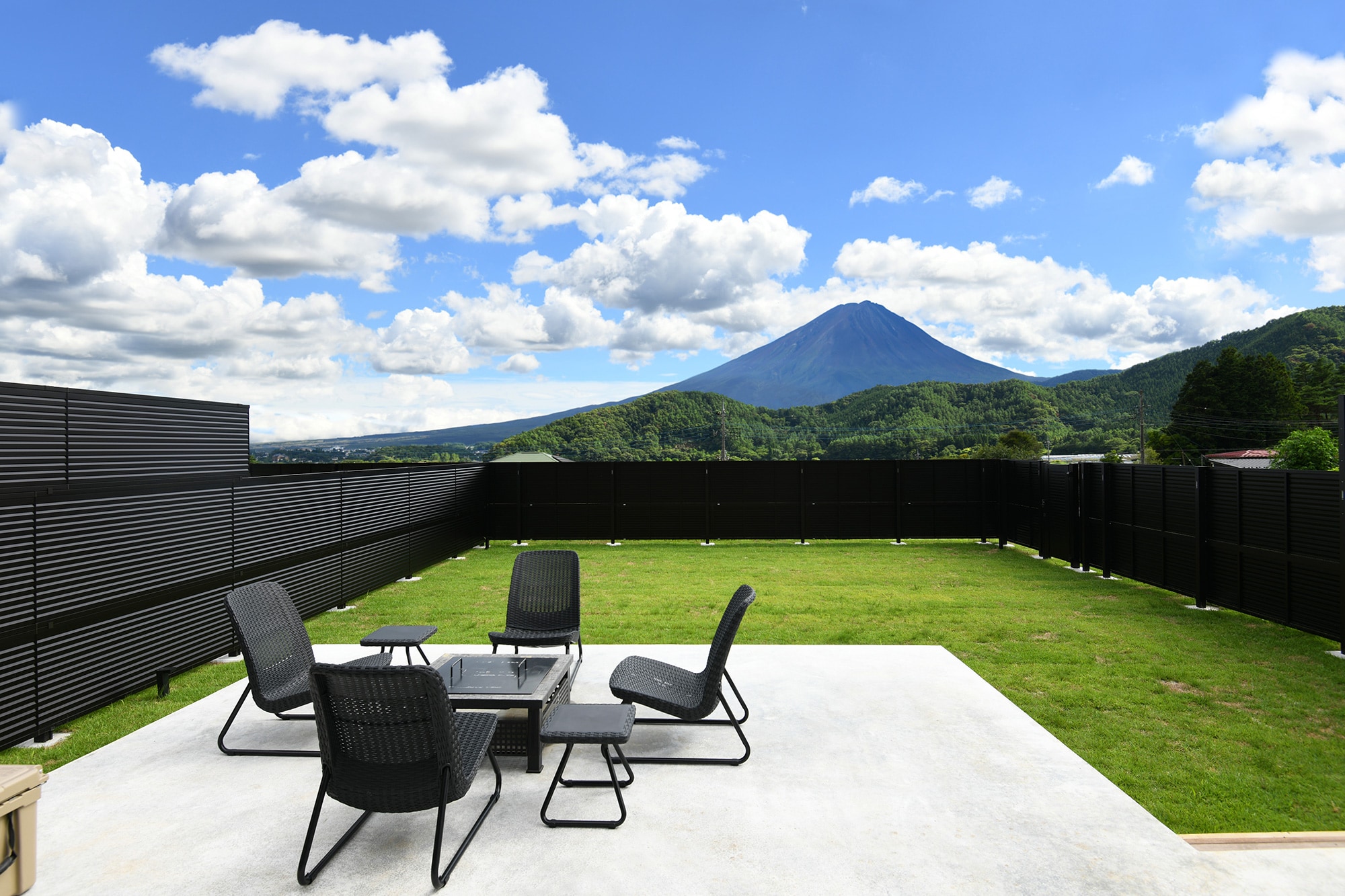 Glamping type villa garden