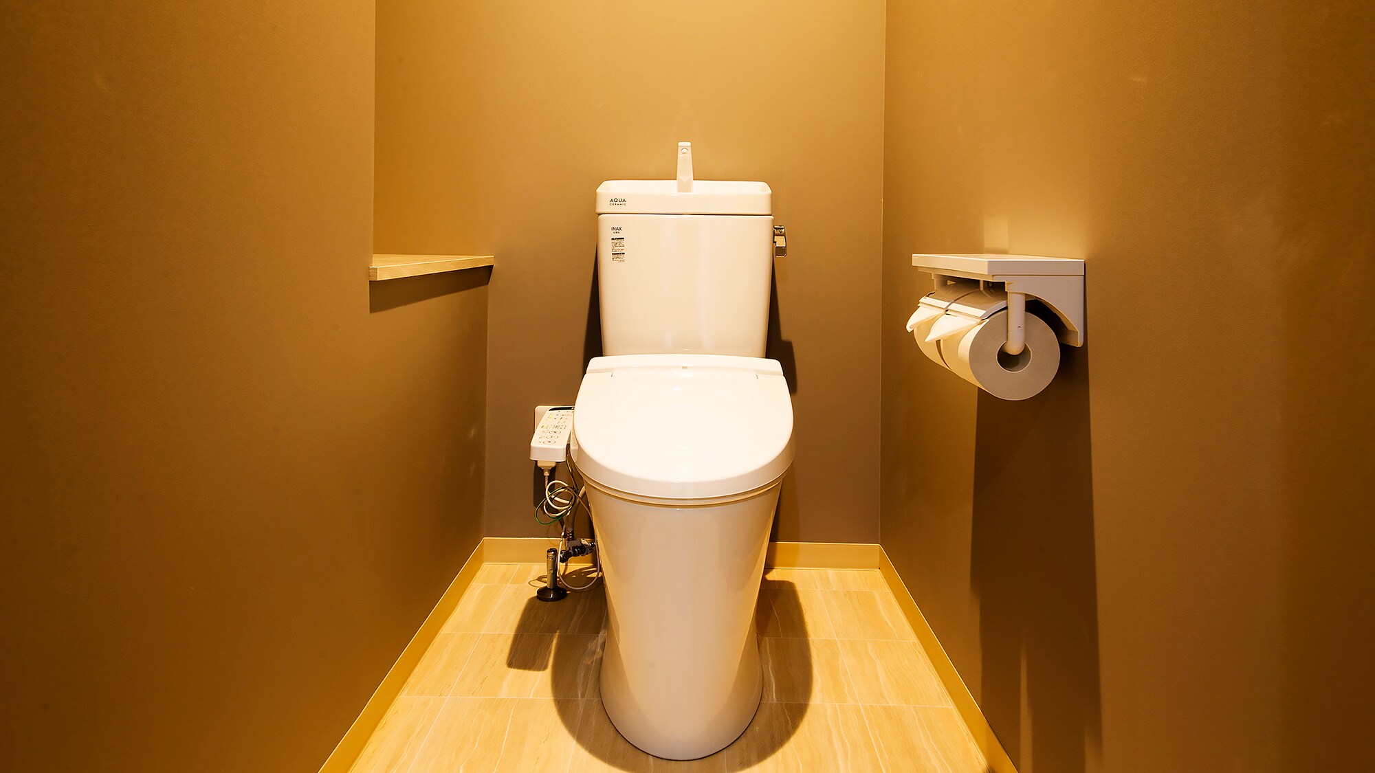 [Deluxe twin with semi-open-air bath] [Toilet]